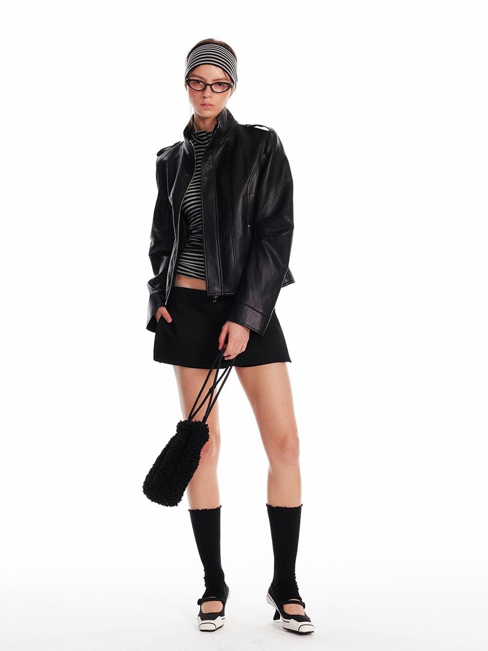 ALINNV Black Studded Stand Collar Slim Fit Pu Women&