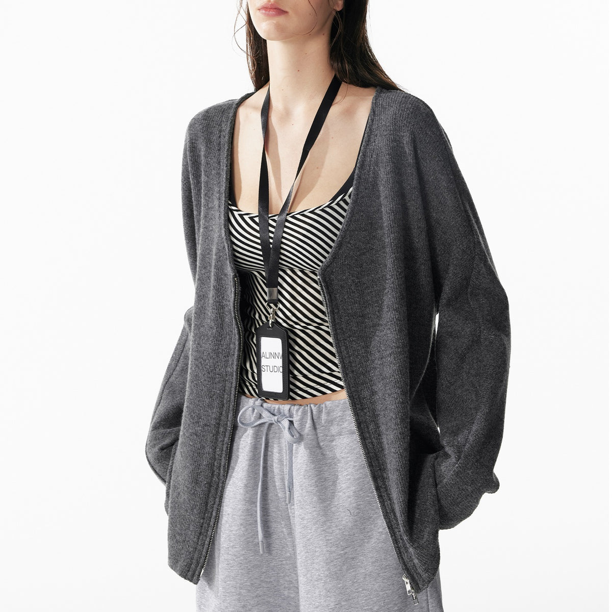 ALINNV_Deep_V-neck_Slimming_Long_Sleeve_Zip_Knit_Women&