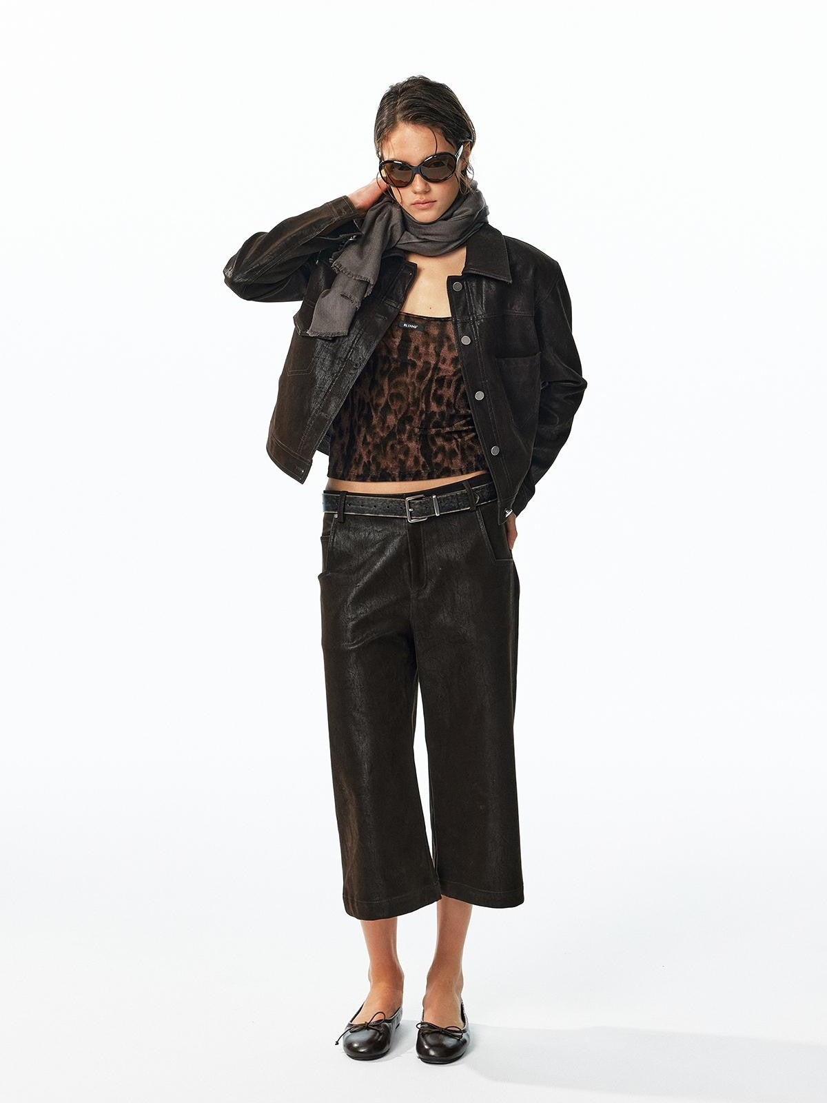 ALINNV Flocked Collared Retro Straight Fit Women&