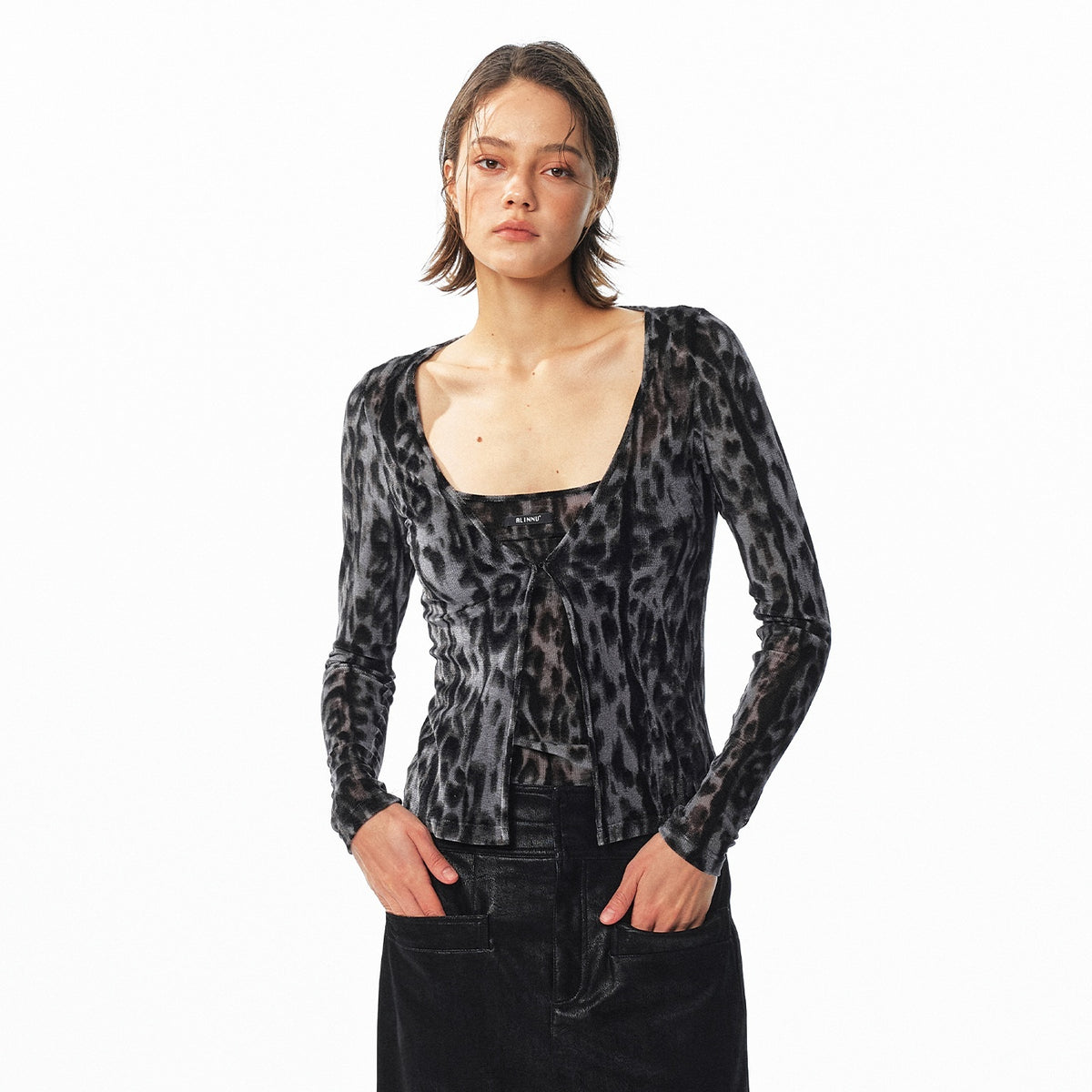 ALINNV_Flocked_Mesh_Leopard_Print_U_Neck_Slim_Fit_Women&