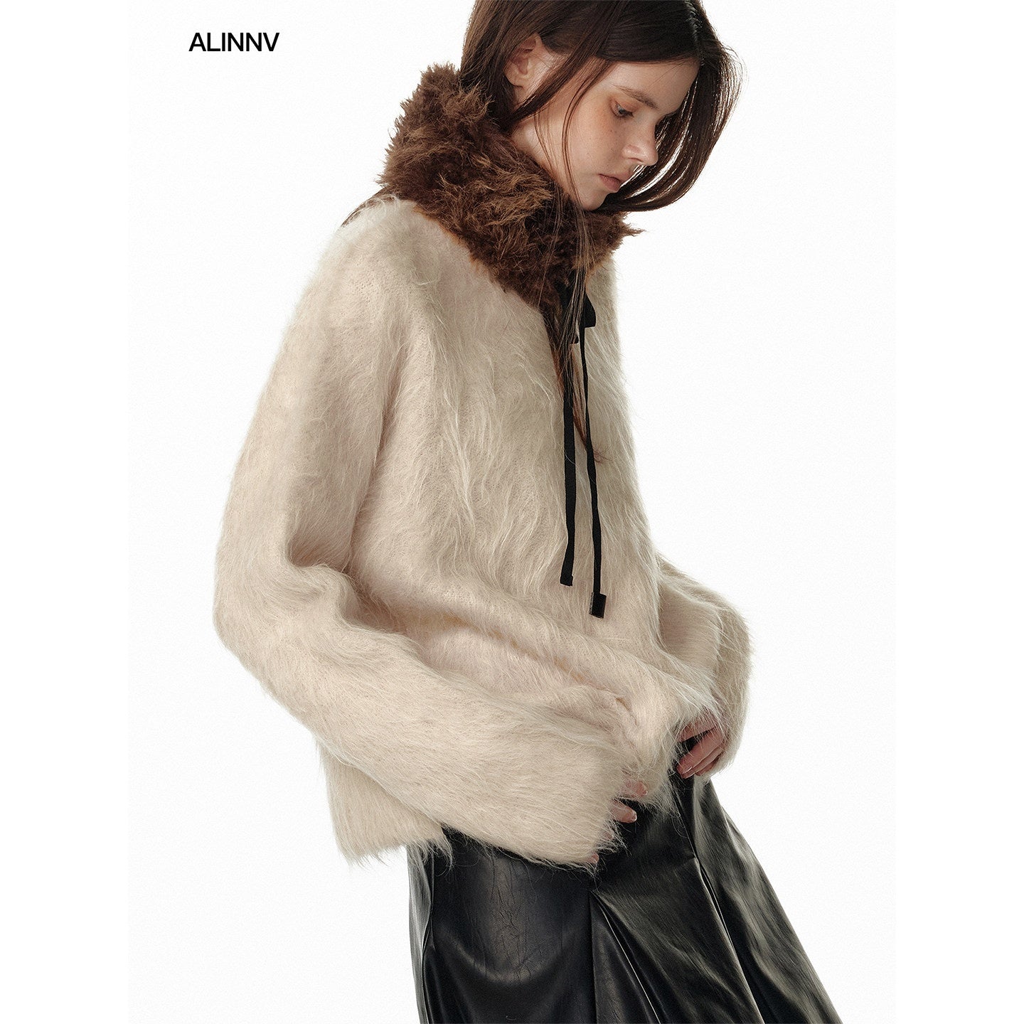 ALINNV_Fuzzy_Long_Hair_Alpaca_Oversized_Crewneck_Women&