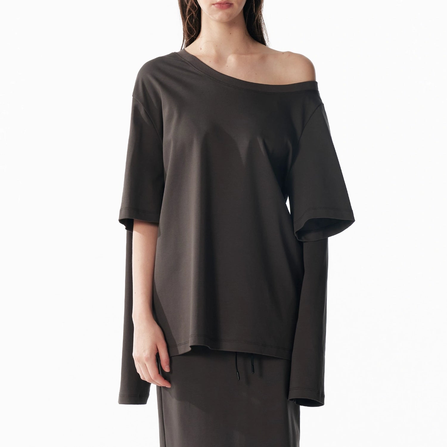 ALINNV_STUDIO_Asymmetrical_Sleeve_Off_Shoulder_T-shirt_And_Skirt_Set_MISSTT