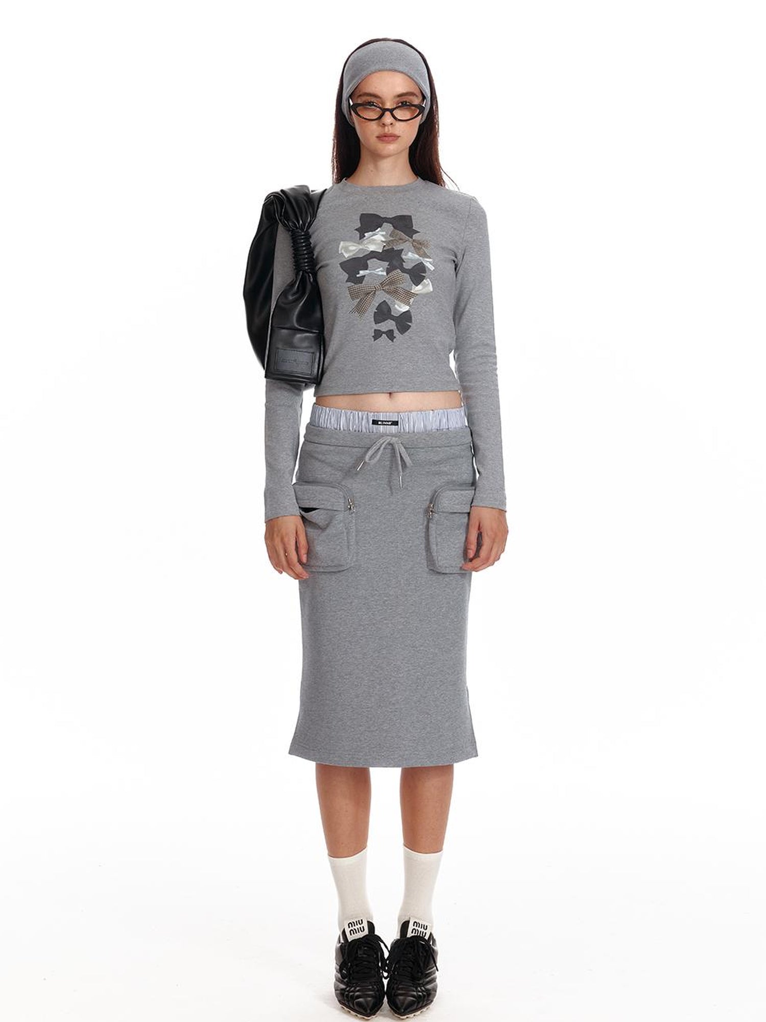 ALINNV STUDIO Bow Print Fitted Long Sleeve Tee