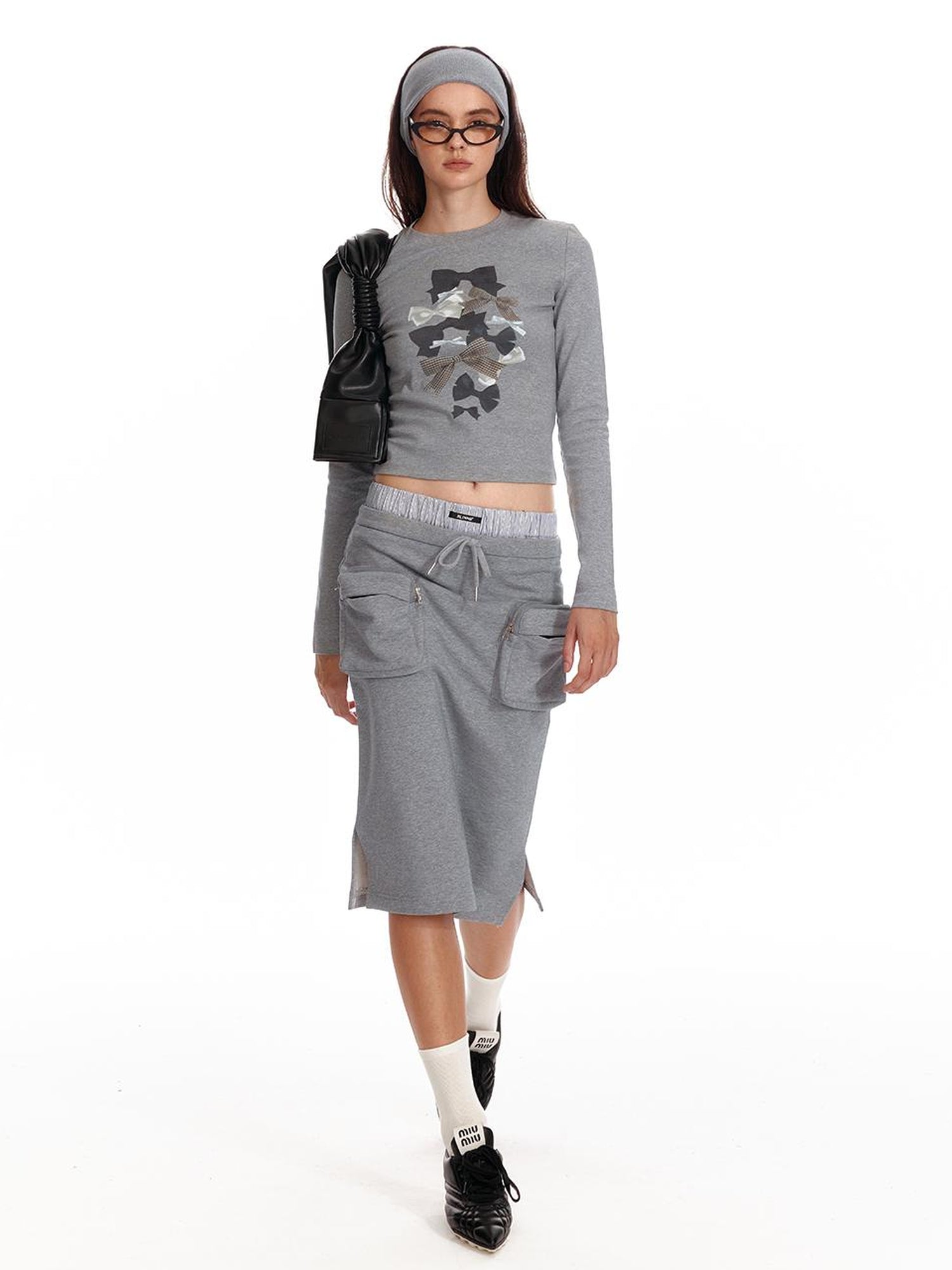 ALINNV STUDIO Bow Print Fitted Long Sleeve Tee