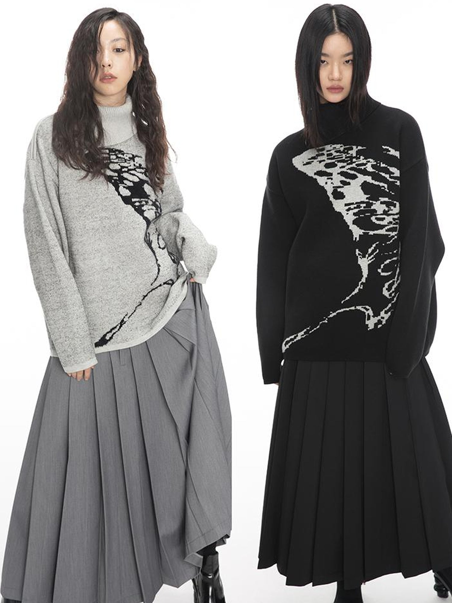 ALINNV STUDIO Butterfly Silhouette Semi Zip Loose Knit Sweater