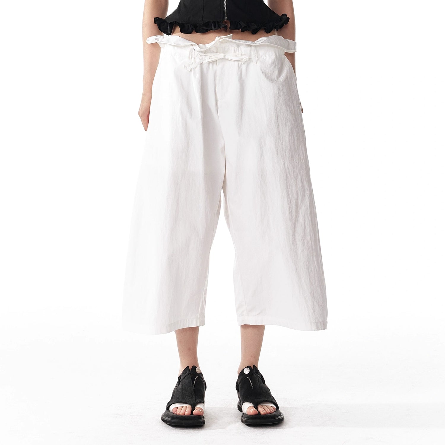 ALINNV_STUDIO_Floral_Lace_Tie_Waist_Wide_Leg_Cropped_Pants_MISSTT