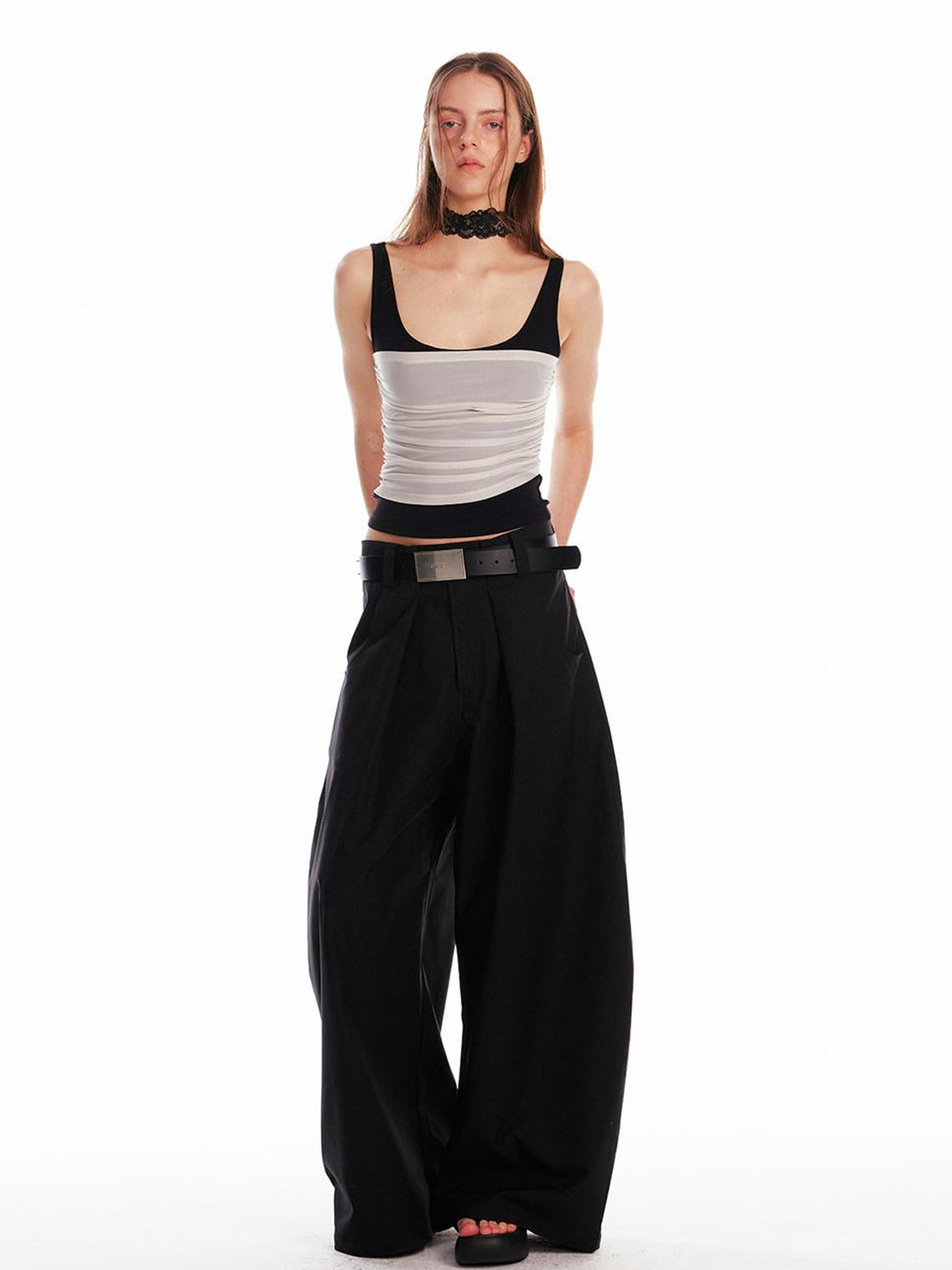 ALINNV STUDIO Relaxed Low Rise Wide Leg Curved Hem Pants