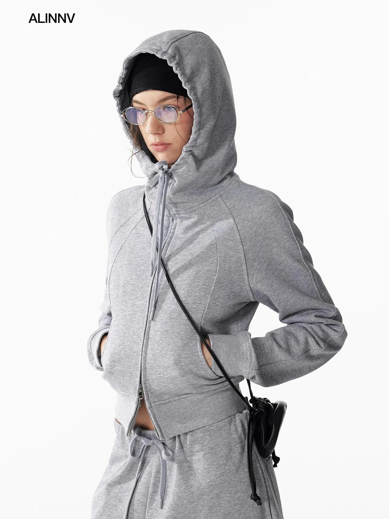 ALINNV STUDIO Slim Fit Cropped Hooded Zip Up Sweatshirt Hoodies/Sweatshirt