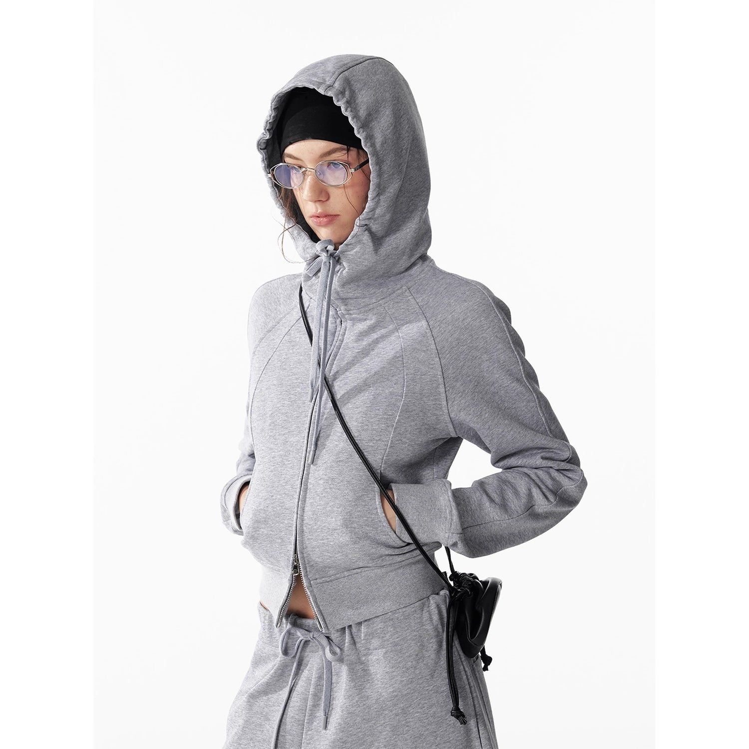 ALINNV_STUDIO_Slim_Fit_Cropped_Hooded_Zip_Up_Sweatshirt_MISSTT