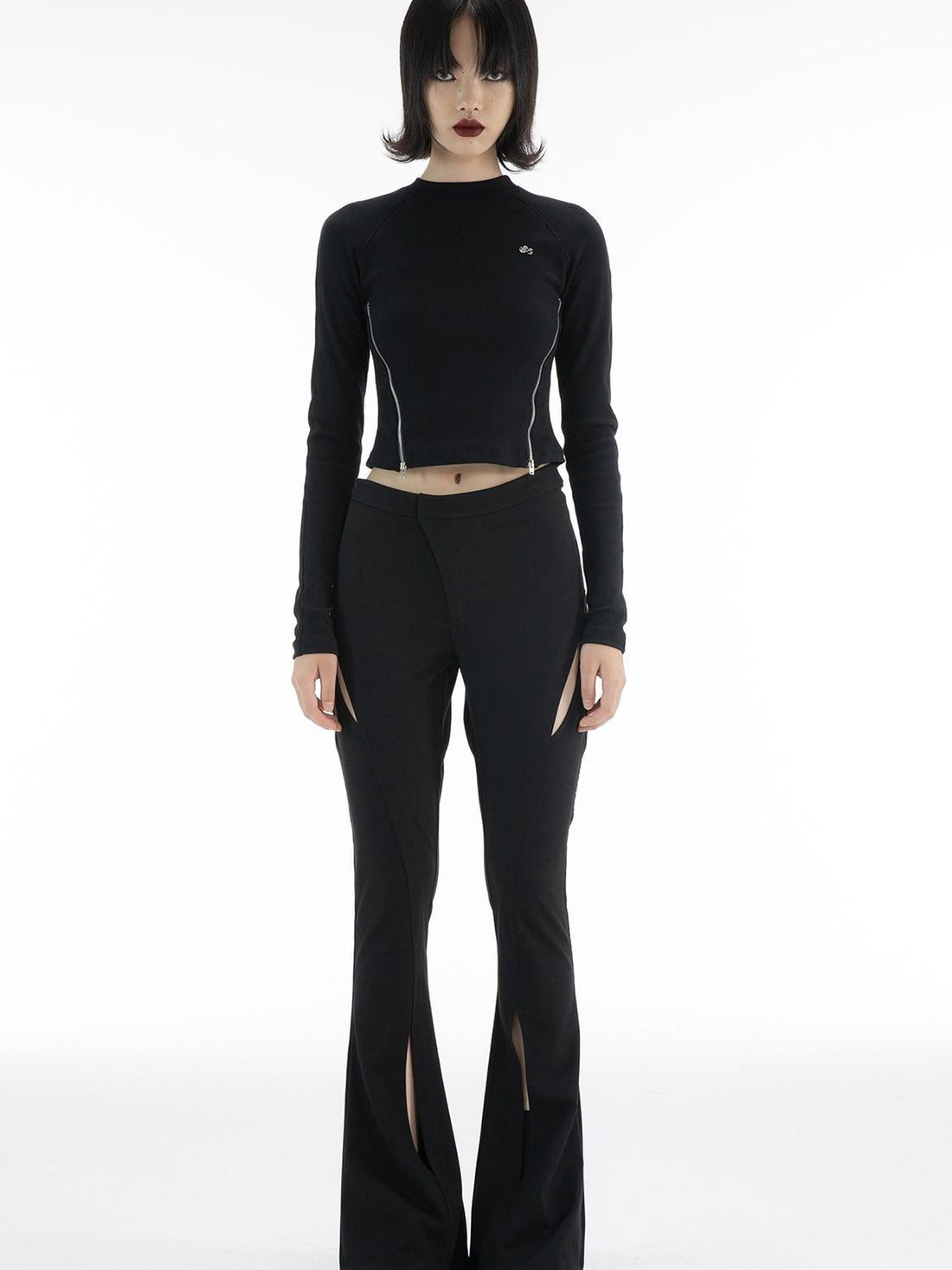 ALINNV STUDIO Two Way Zipper Fitted Crop Top with Raglan Sleeves