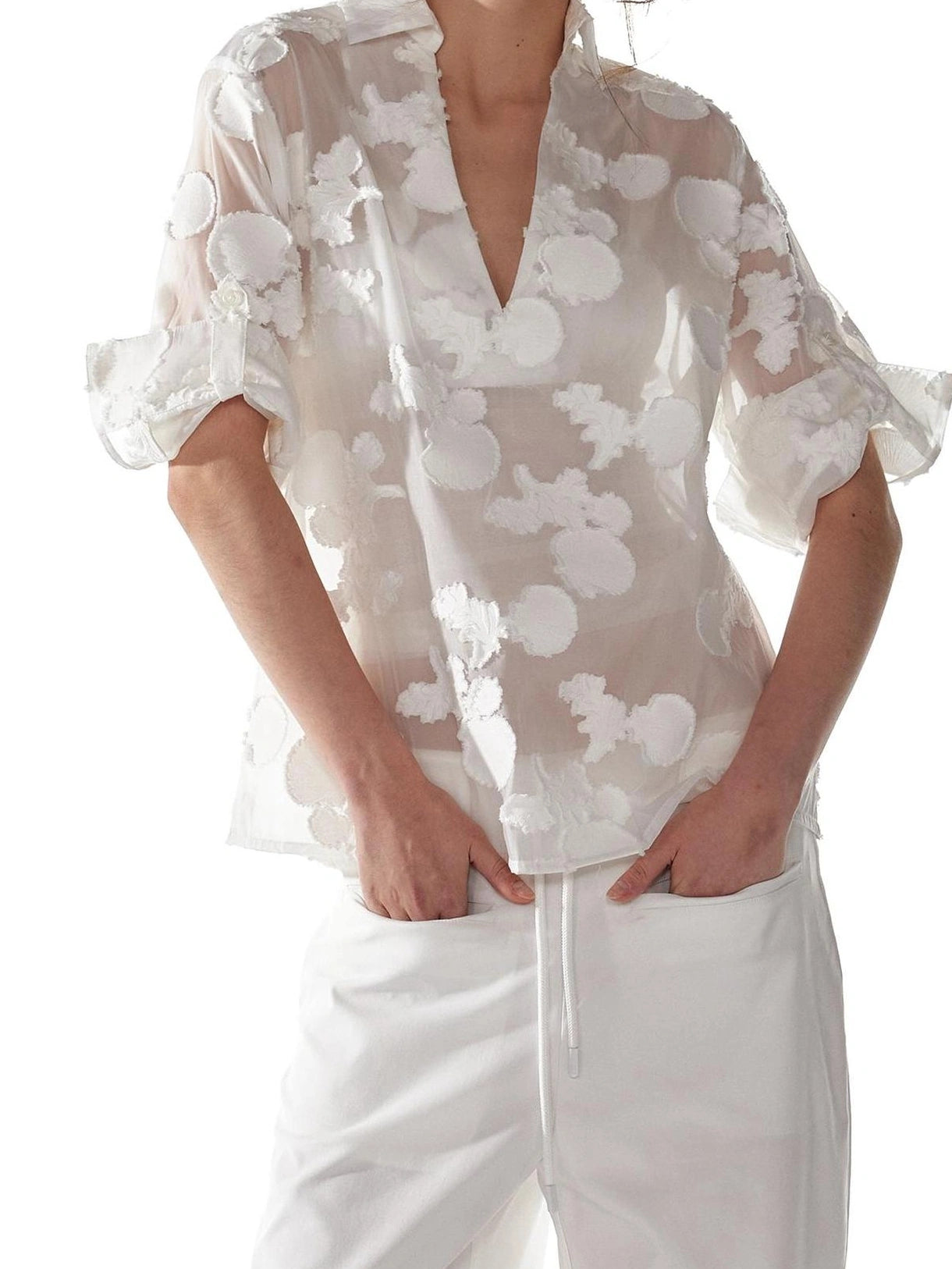 ALINNV STUDIO V-Neck Shell Lace Organza Blouse Shirts