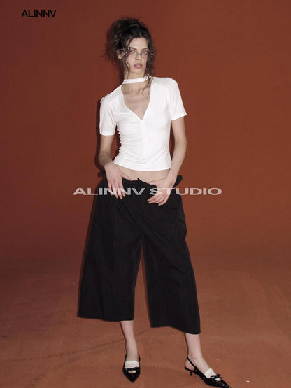 ALINNV STUDIO V-neck Zip Up Cropped T-shirt With Choker Neckline T-shirt