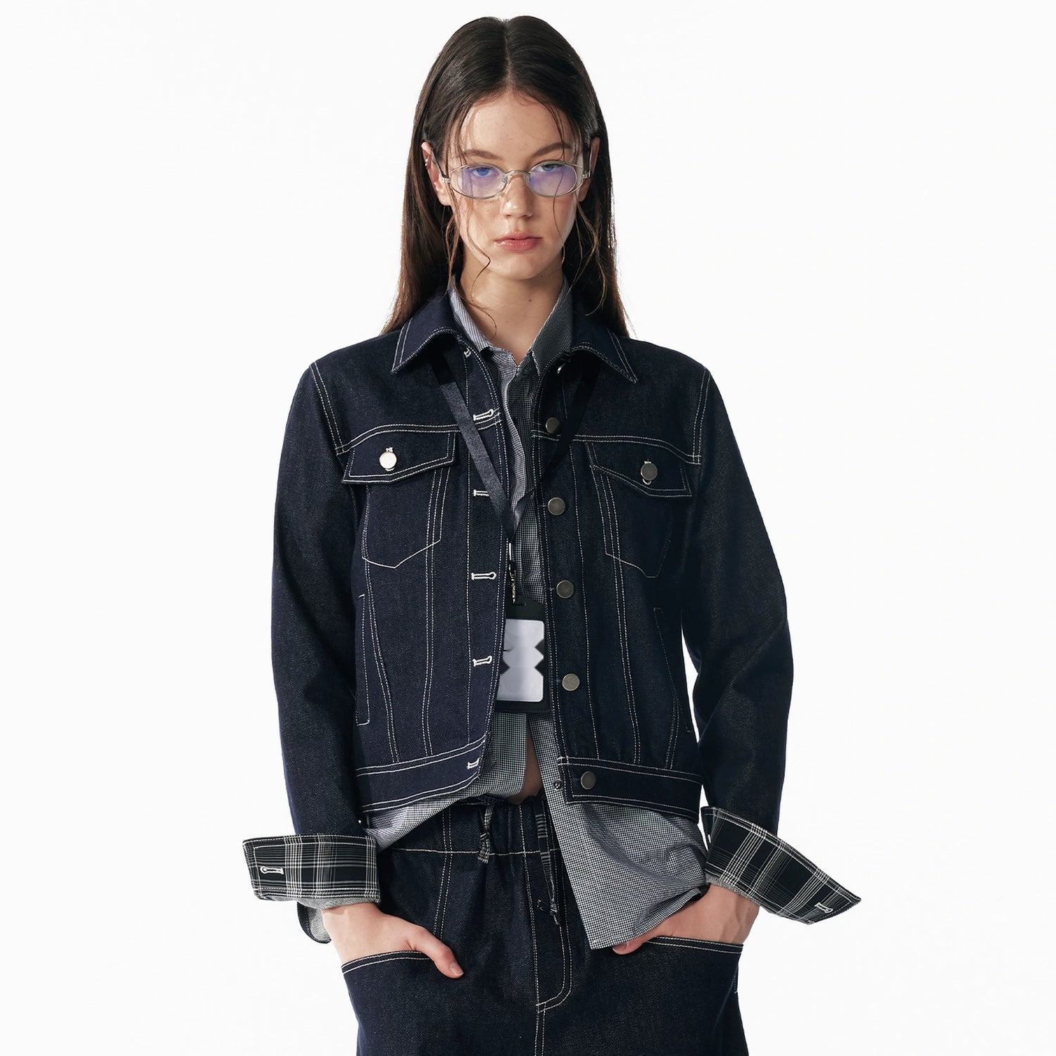 ALINNV_STUDIO_Vintage_Washed_Denim_Jacket_With_Contrast_Stitching_And_Plaid_Cuff_MISSTT