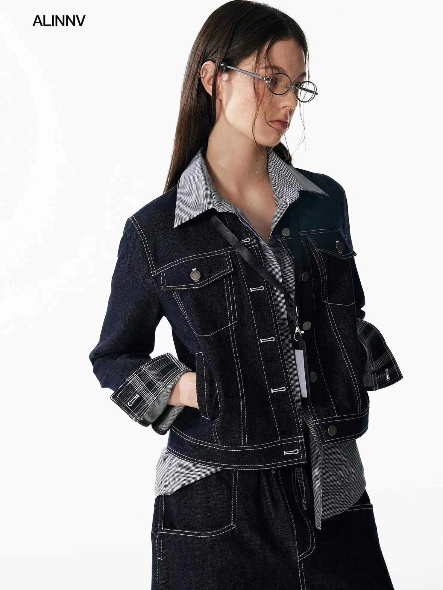 ALINNV STUDIO Vintage Washed Denim Jacket With Contrast Stitching And Plaid Cuff Jacket