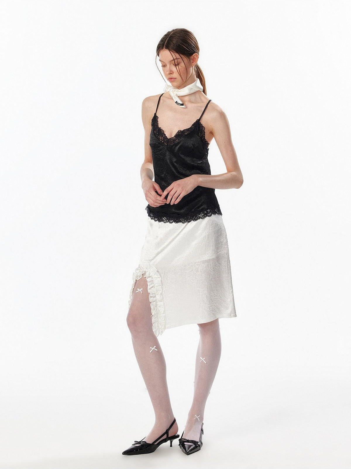 ALINNV White Lace Ruffle Hem Lined Women&