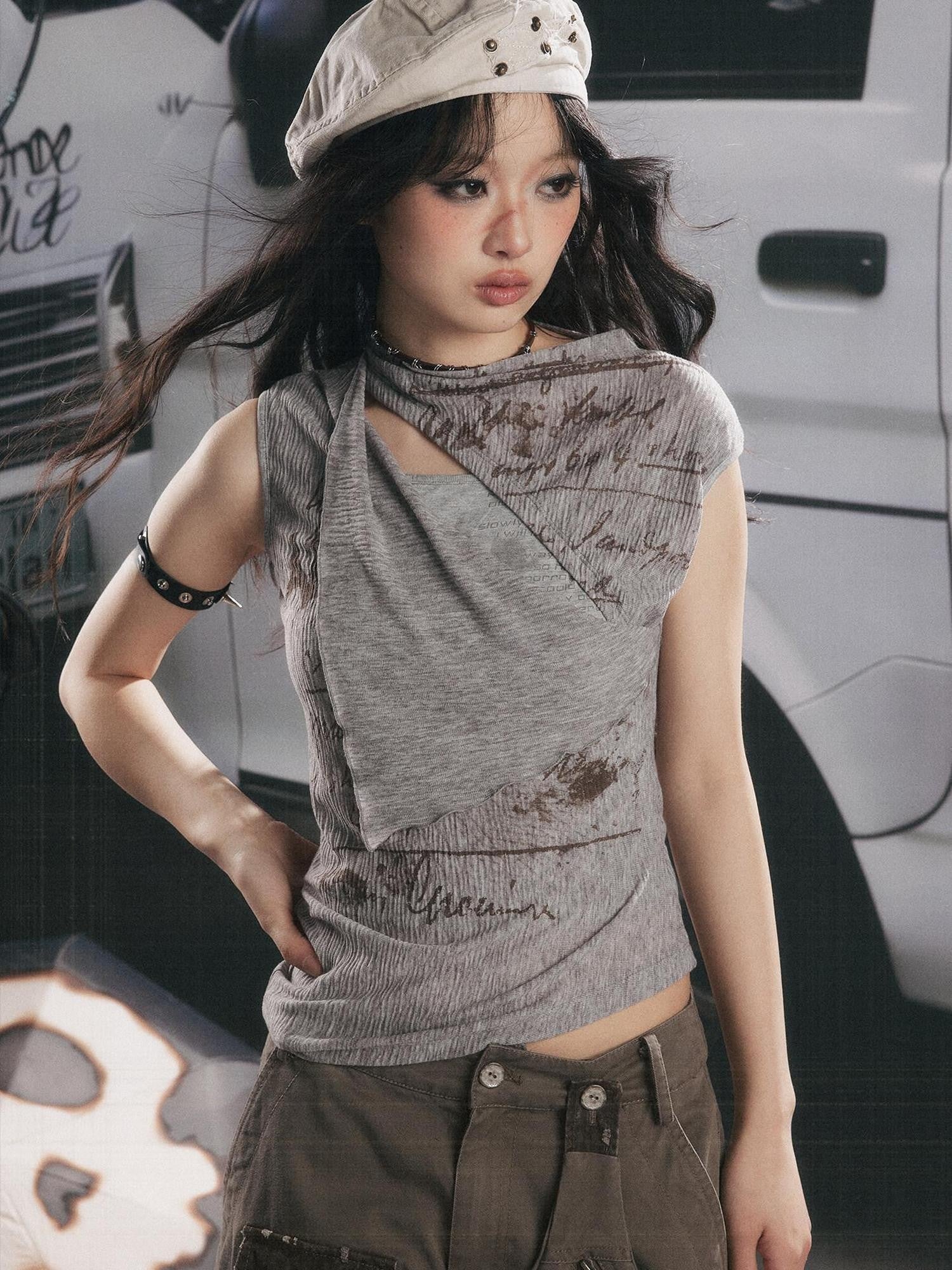 ALL iN plan Apricot Gray Asymmetrical Letter Print Slim Women&