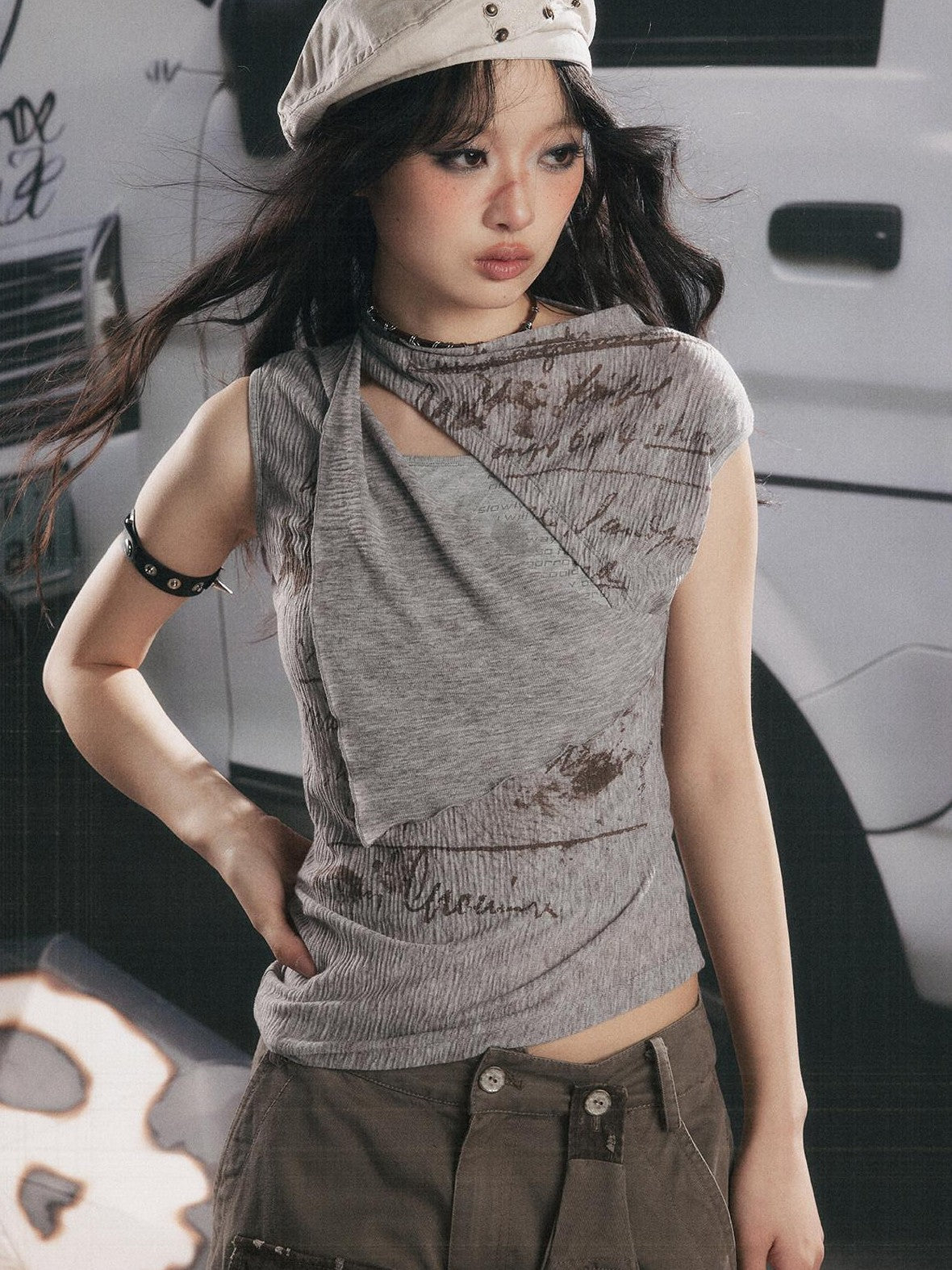 ALL iN plan Apricot Gray Asymmetrical Letter Print Slim Women&