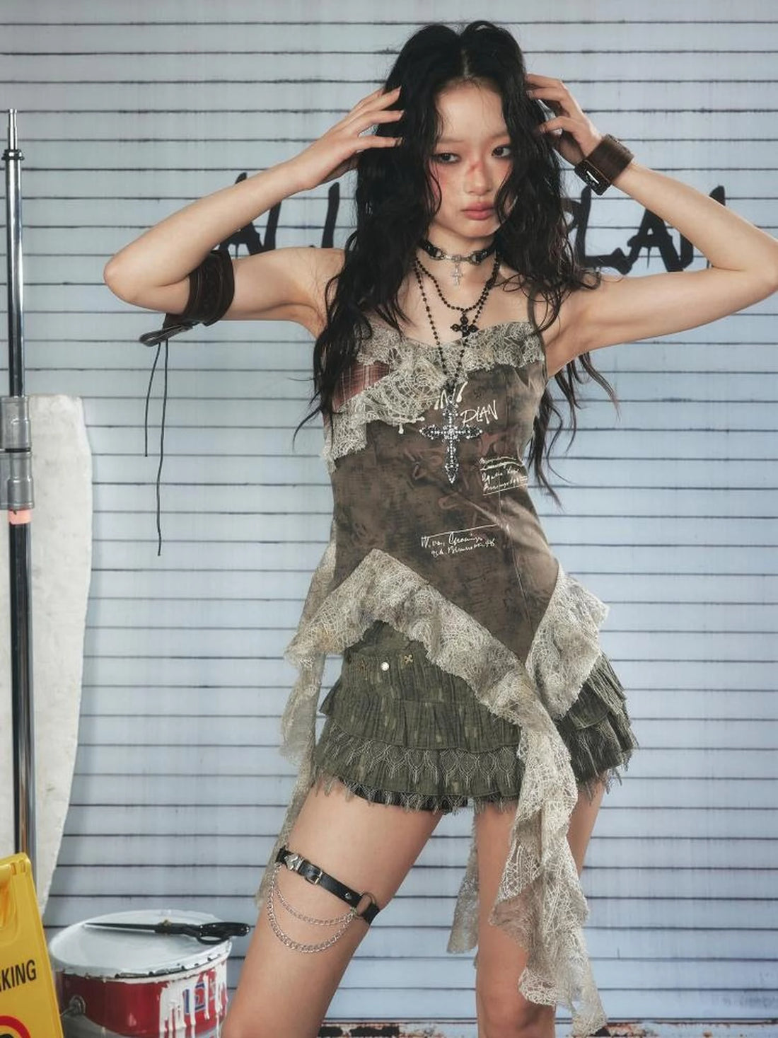 Asymmetrical Lace Trim Punk Print Tank Top