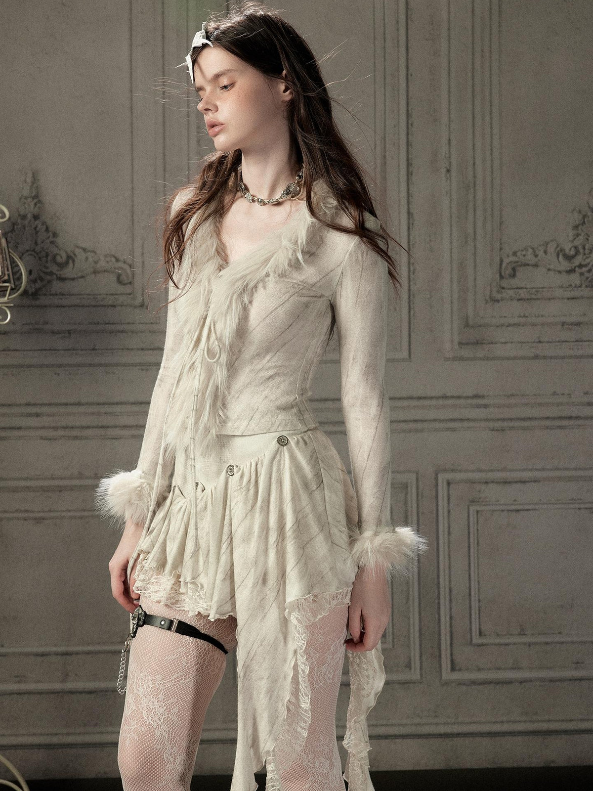 ALL iN plan Beige Faux Fur Collar Cropped Slim Fit Women&