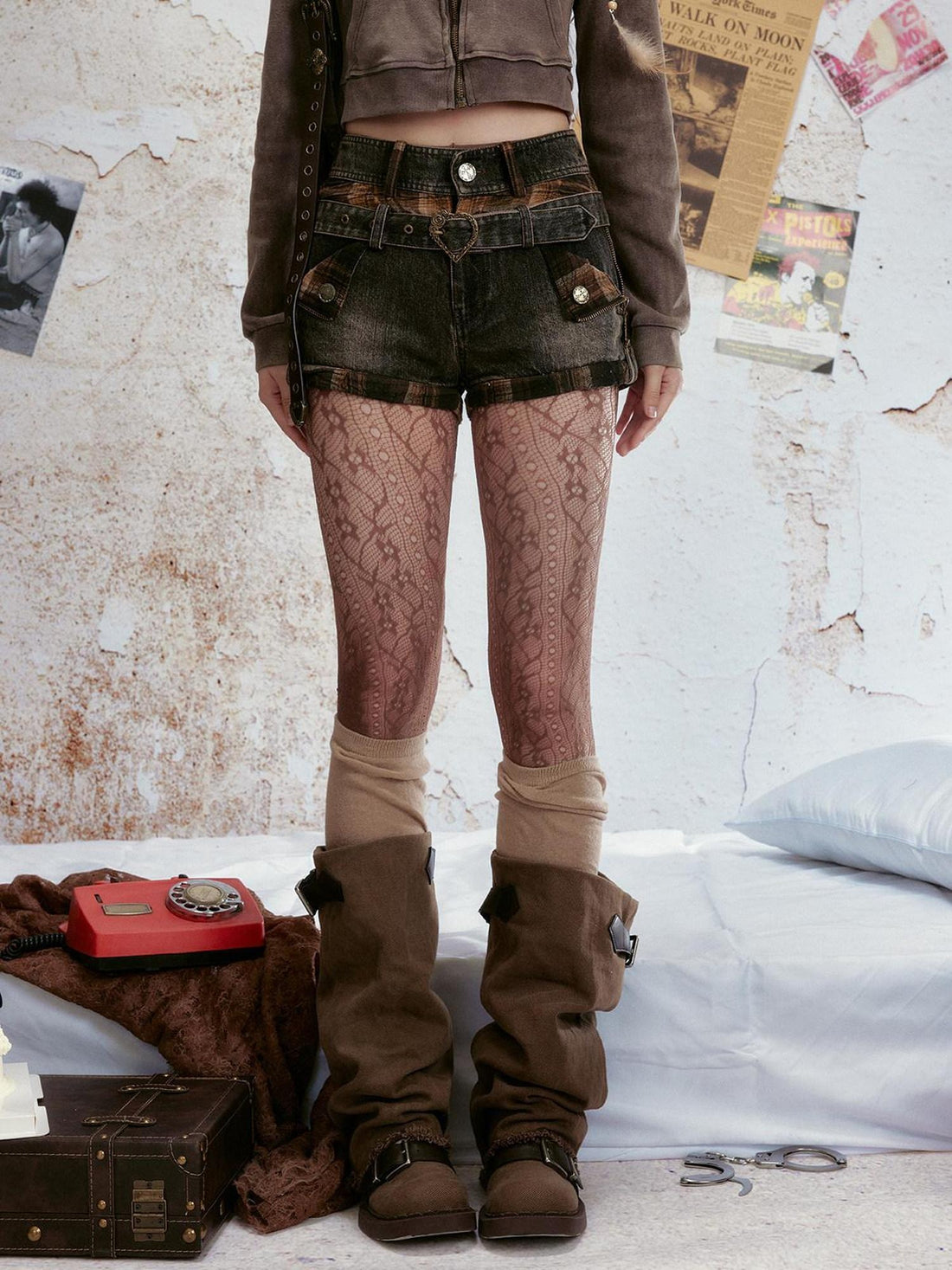 ALL iN plan Dark Coffee Denim Natural Waist Casual Short Style Hot Pants