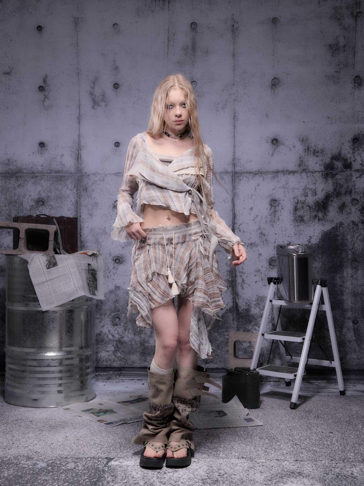 ALL iN plan Gear Bite Marks Asymmetrical Mini Skirt