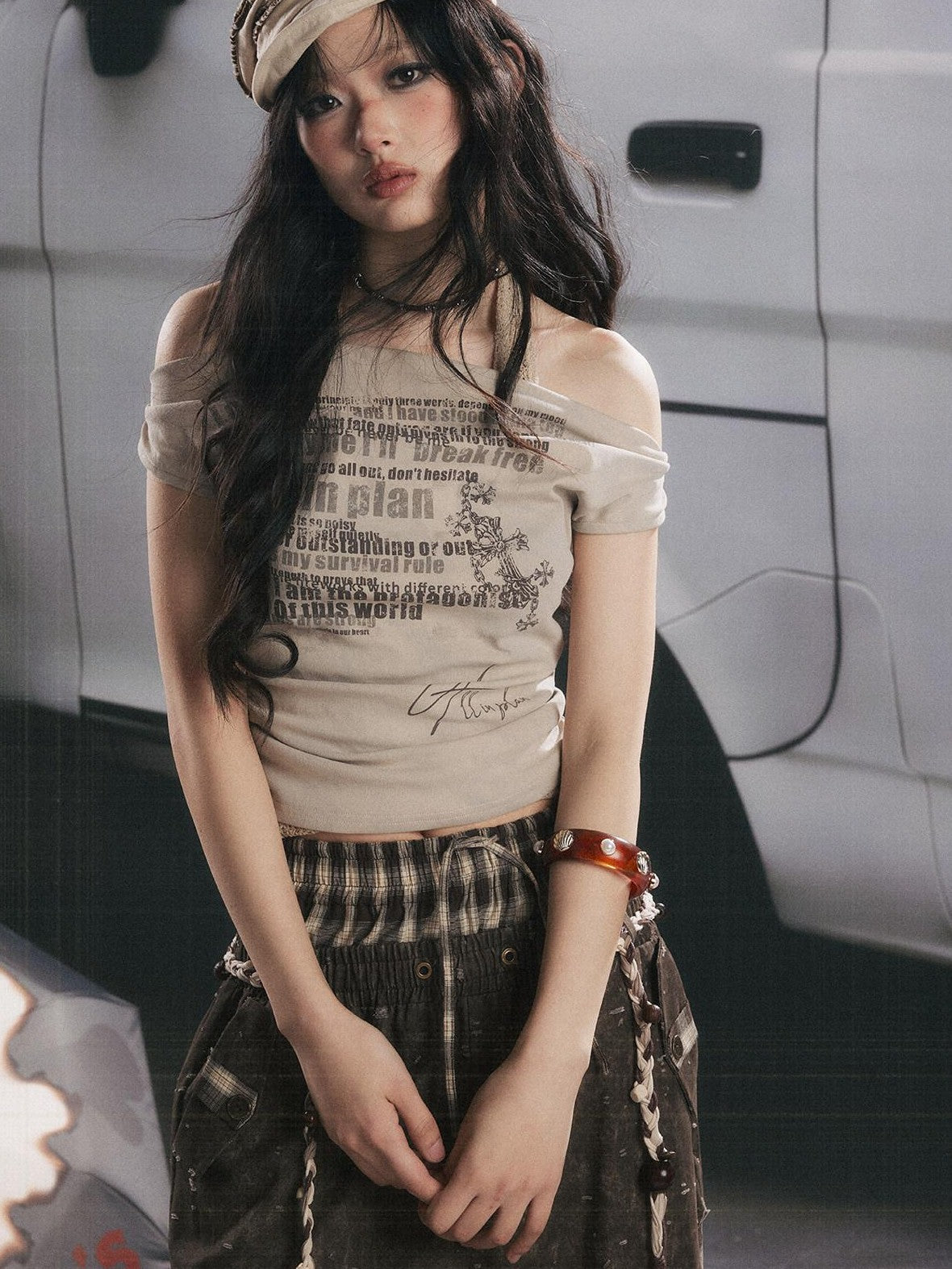 ALL iN plan Khaki One Shoulder Halter Letter Print Women&
