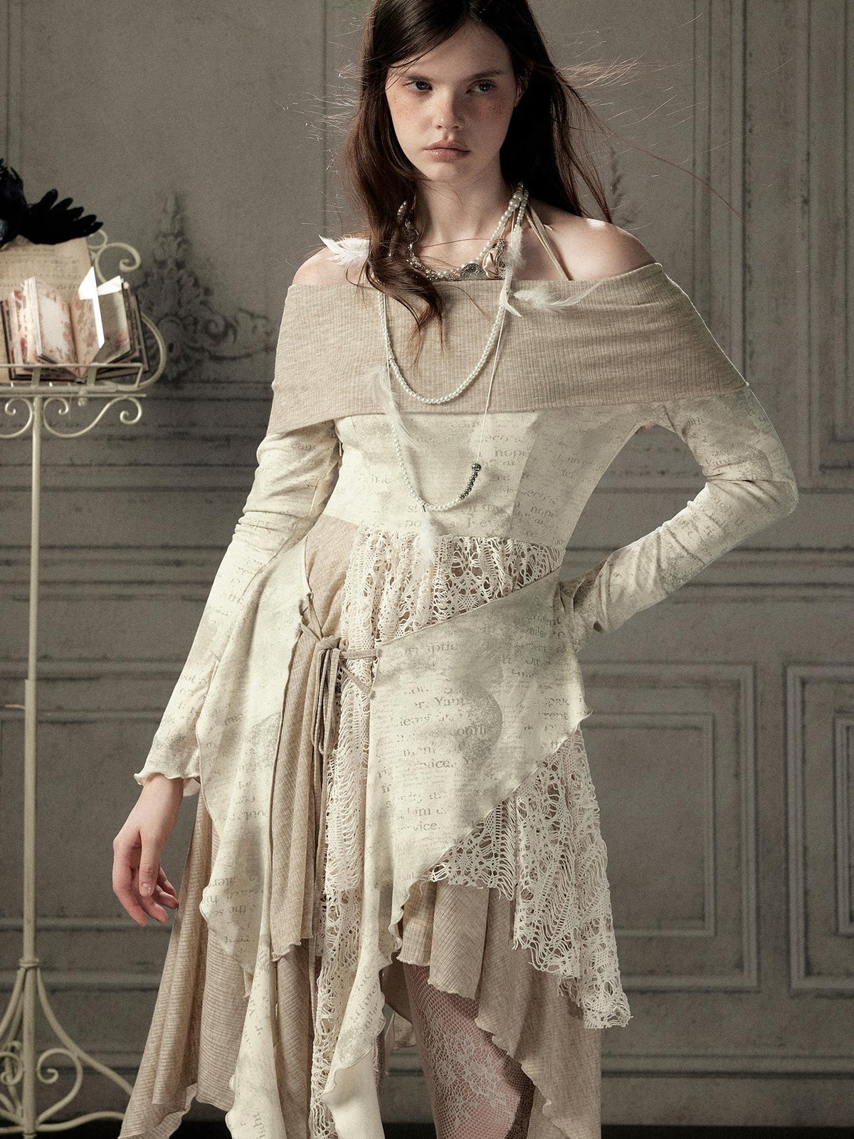 ALL iN plan Long Sleeve Spliced Halter Light Luxury Women&