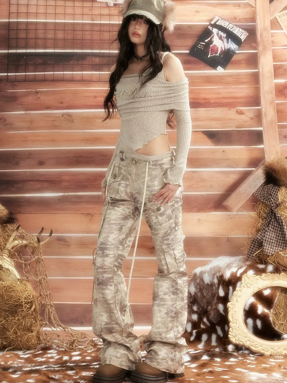 ALL iN plan Moonlight Hunter Asymmetric Crop Top Sweater