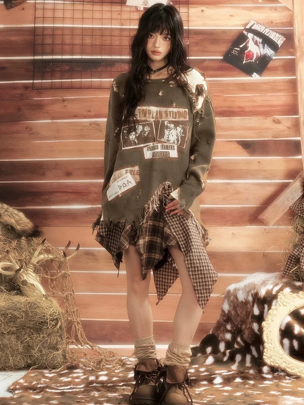 ALL iN plan Moonlight Hunter Distressed Patchwork Sweater V-neck T-shirt Long Sleeve Sweater