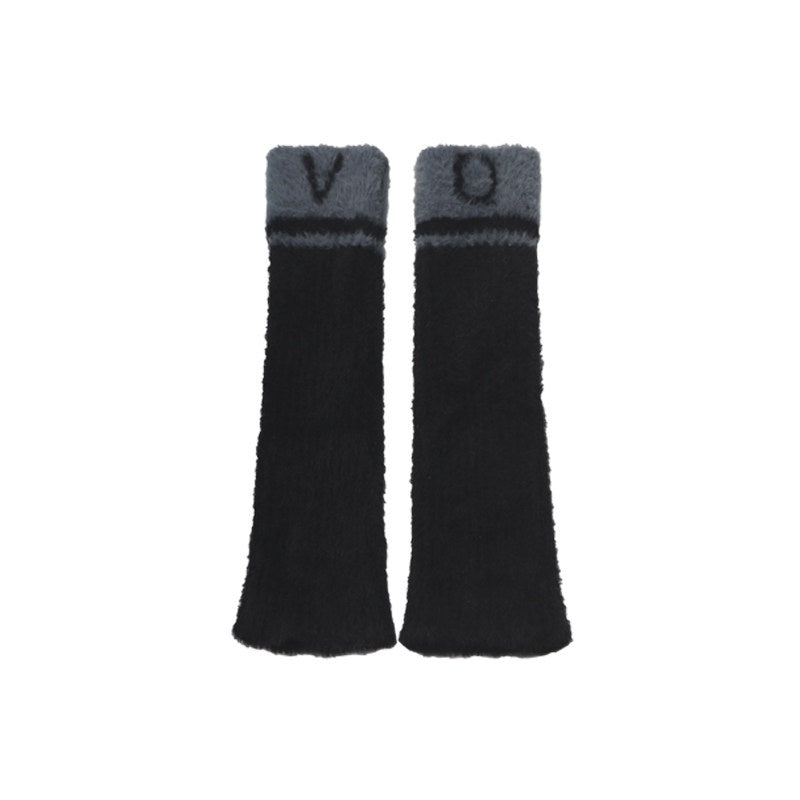 ANYQUESTION_Black_And_White_Letter_Jacquard_Plush_Fuzzy_Women&