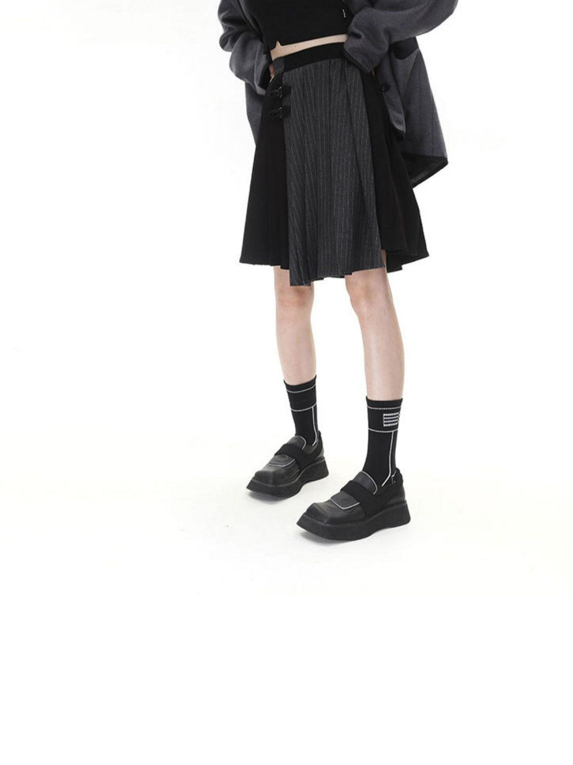 ANYQUESTION Black Grey Colorblock Asymmetric Pleated Women&