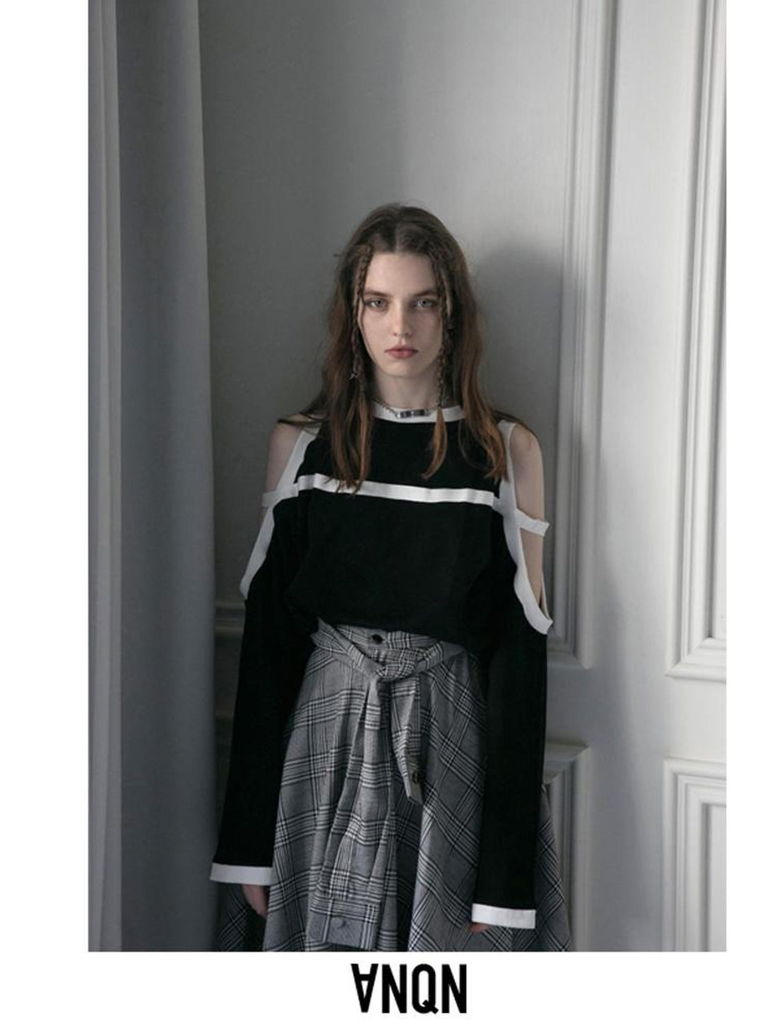ANYQUESTION Black Off Shoulder Striped Loose Round Neck Women&