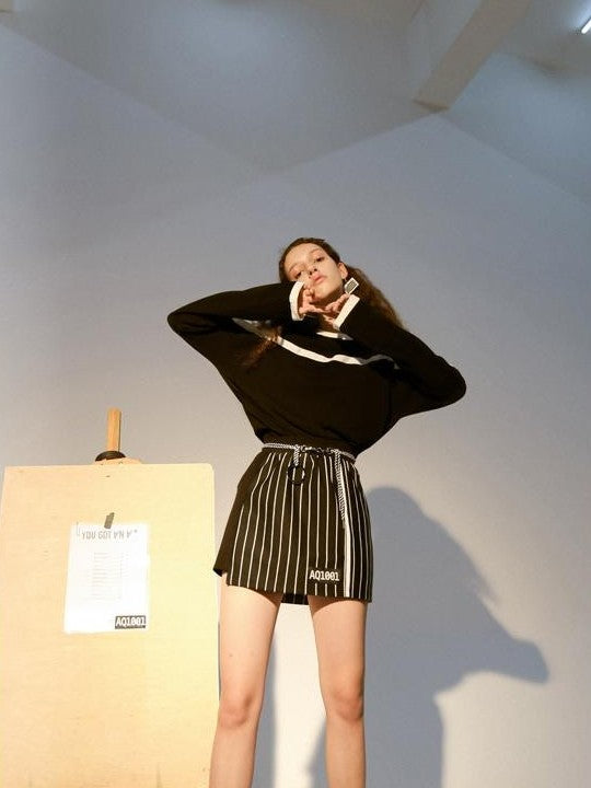 ANYQUESTION Black Off Shoulder Striped Loose Round Neck Women&