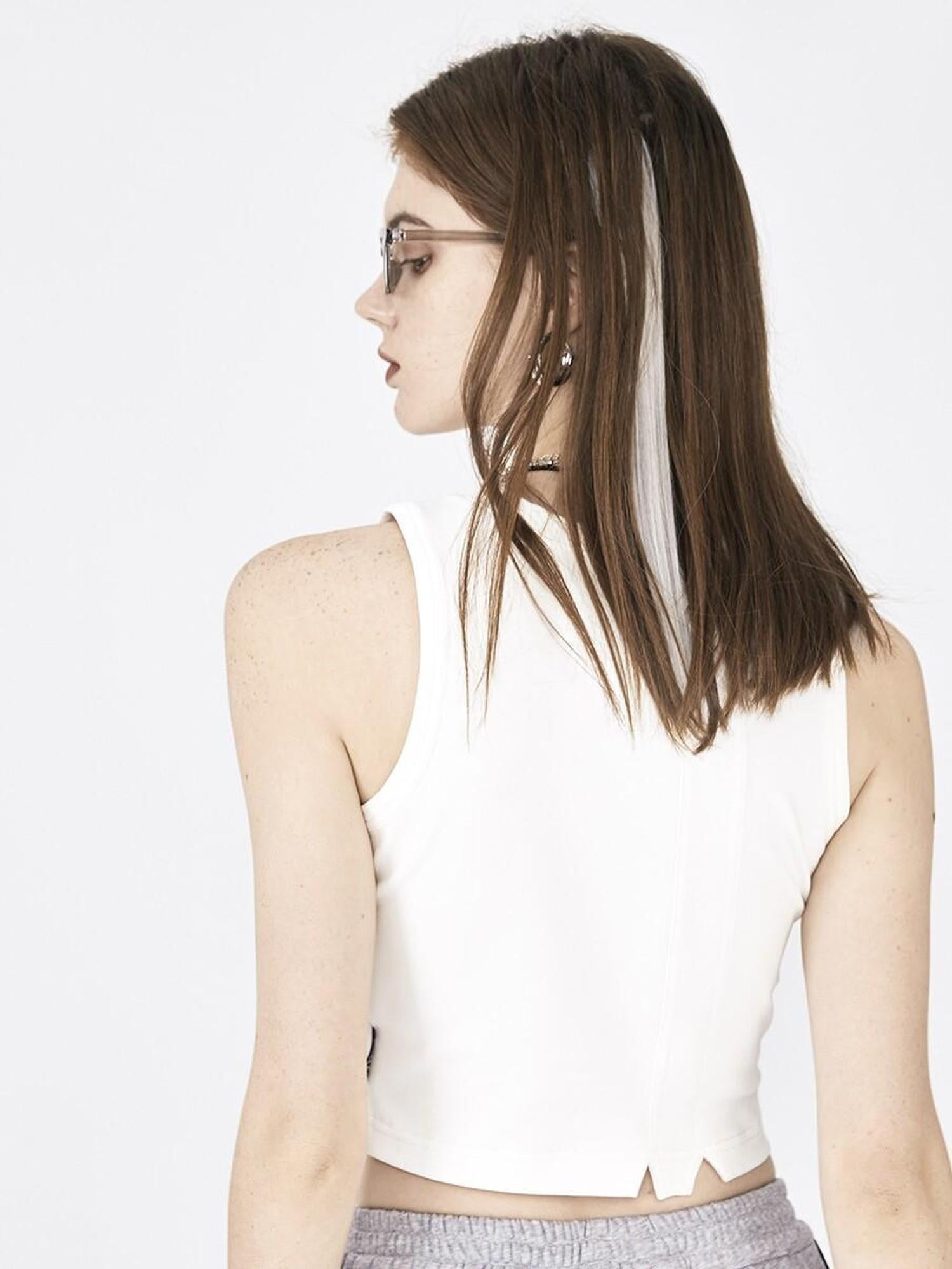ANYQUESTION Black White Cutout Minimal Sport Rubber Label Women&