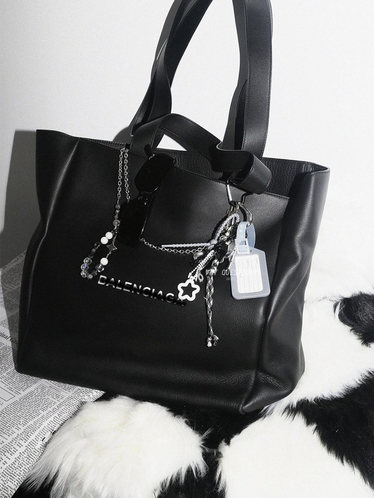 ANYQUESTION Black White Gray Original Pant Clip Bag Charm Women&