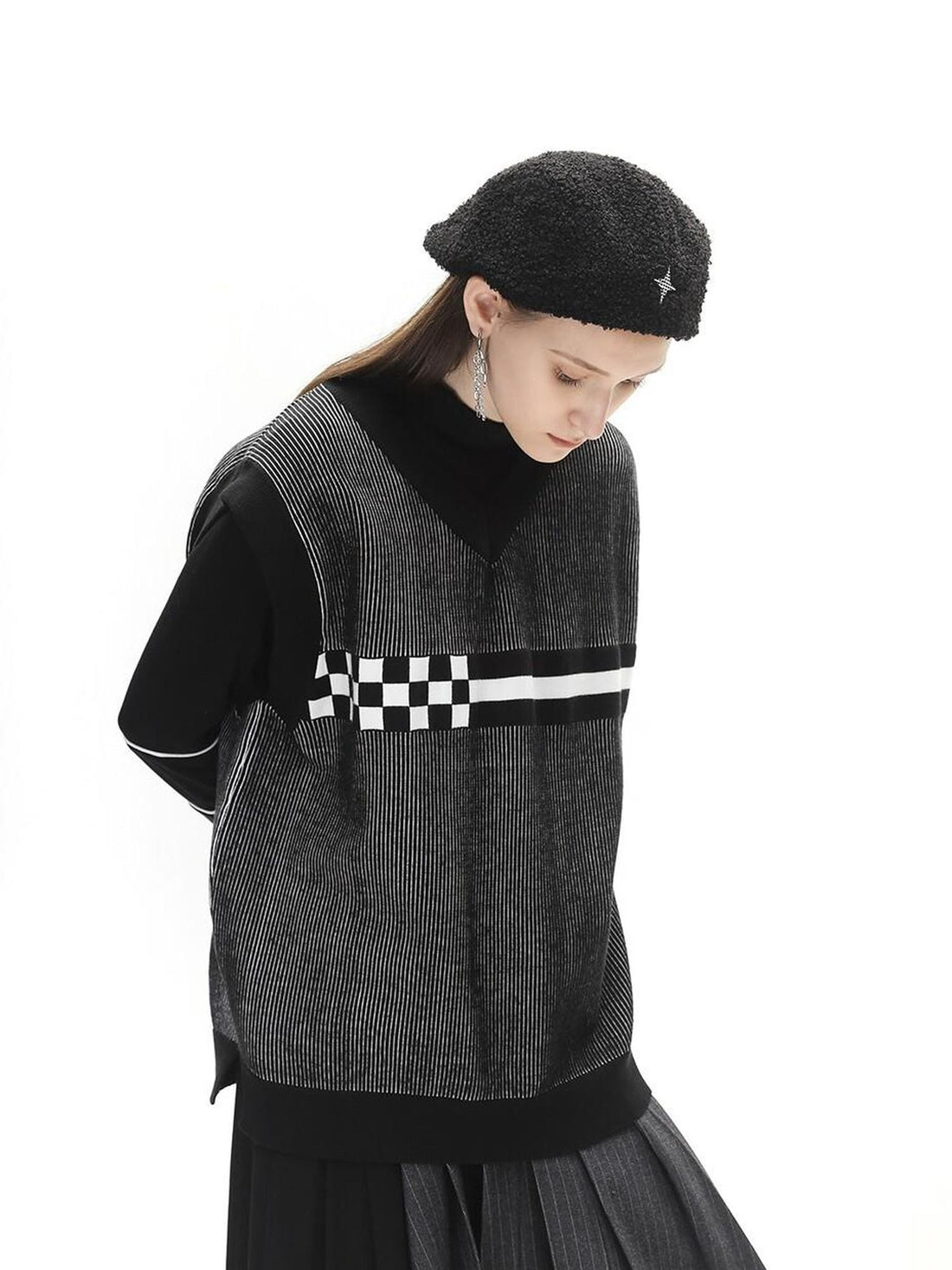ANYQUESTION Black White Striped Jacquard V-neck Loose Knit Women&
