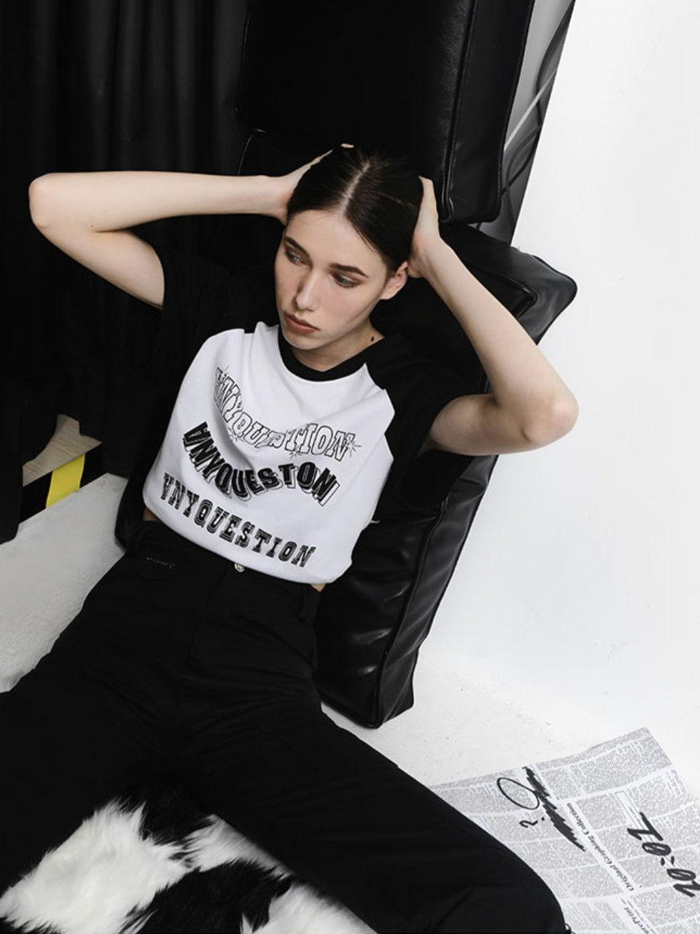ANYQUESTION Black White Vintage Letter Print Raglan Loose Women&