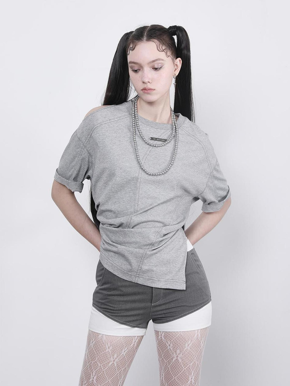 ANYQUESTION Gray Deconstructed Topstitch Shoulder Cutout Women&
