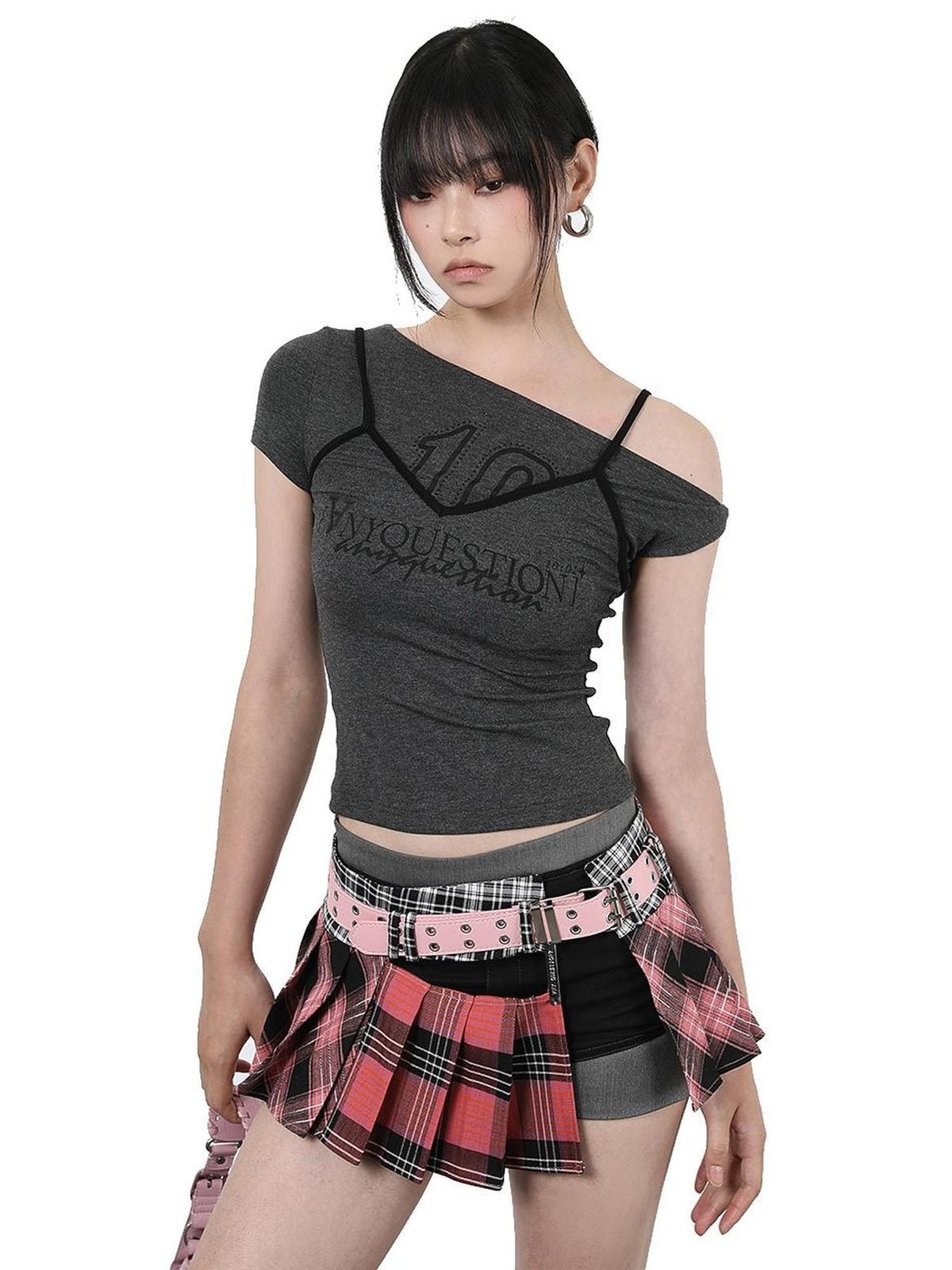 ANYQUESTION Spliced Faux Halter Twisted Crop Letter Women&