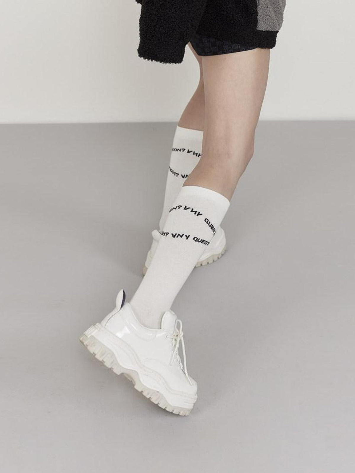ANYQUESTION Two Tone Black And White Crossed Letter Print Versatile Women&