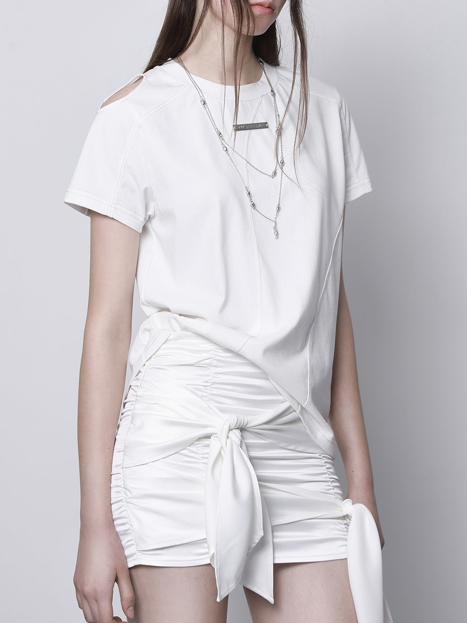 ANYQUESTION_White_Deconstructed_Seamed_Shoulder_Cutout_Women&