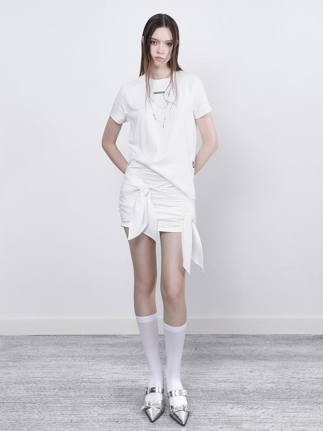 ANYQUESTION White Deconstructed Seamed Shoulder Cutout Women&