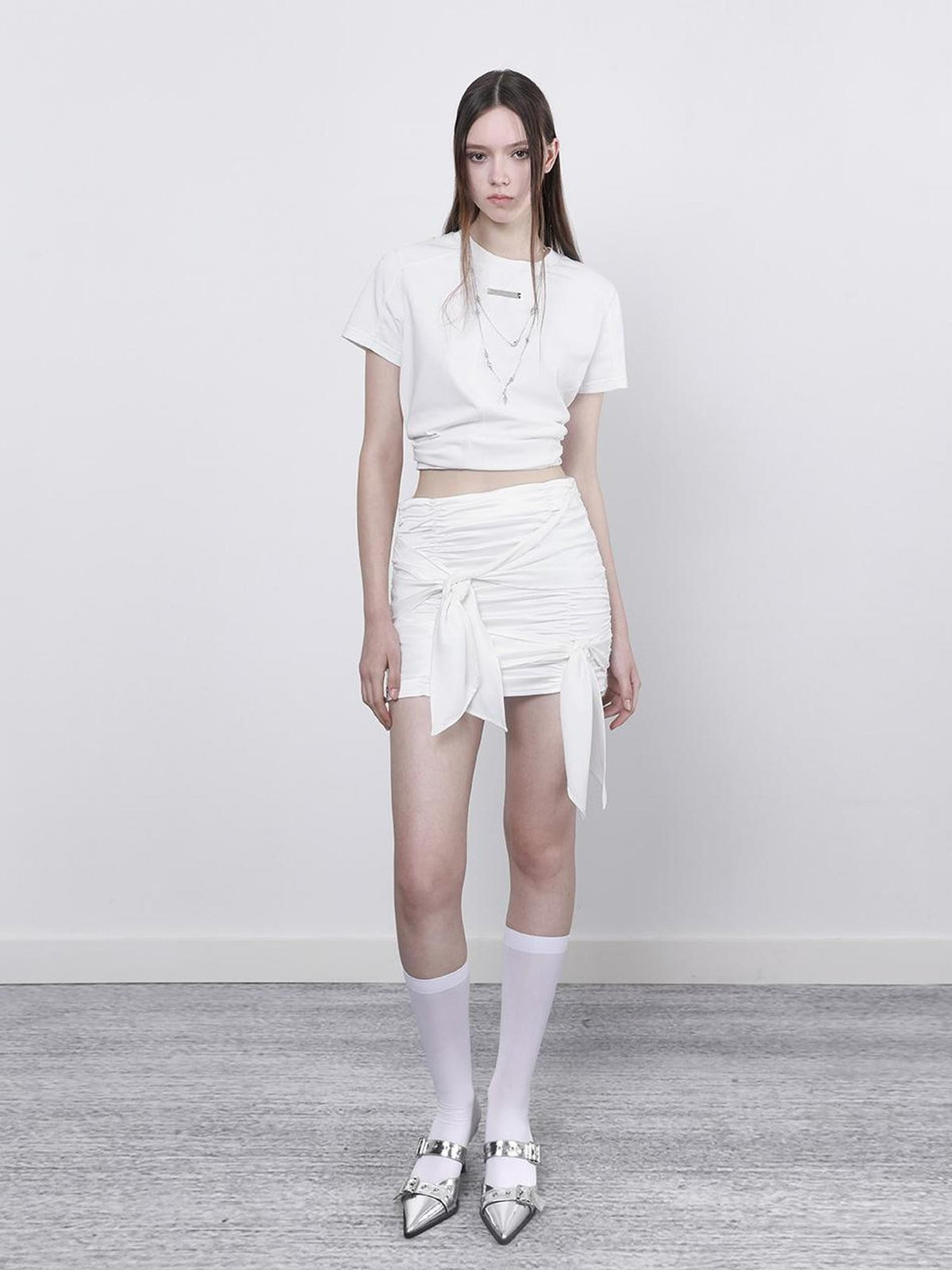 ANYQUESTION White Deconstructed Seamed Shoulder Cutout Women&