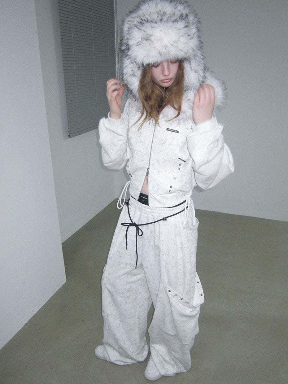 ANYQUESTION White Wax Dye Studded Cropped Detachable Fur Hood Women&