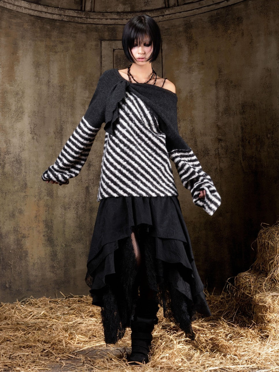 ARIADNAw Contrast Stripe Off Shoulder Punk Women&