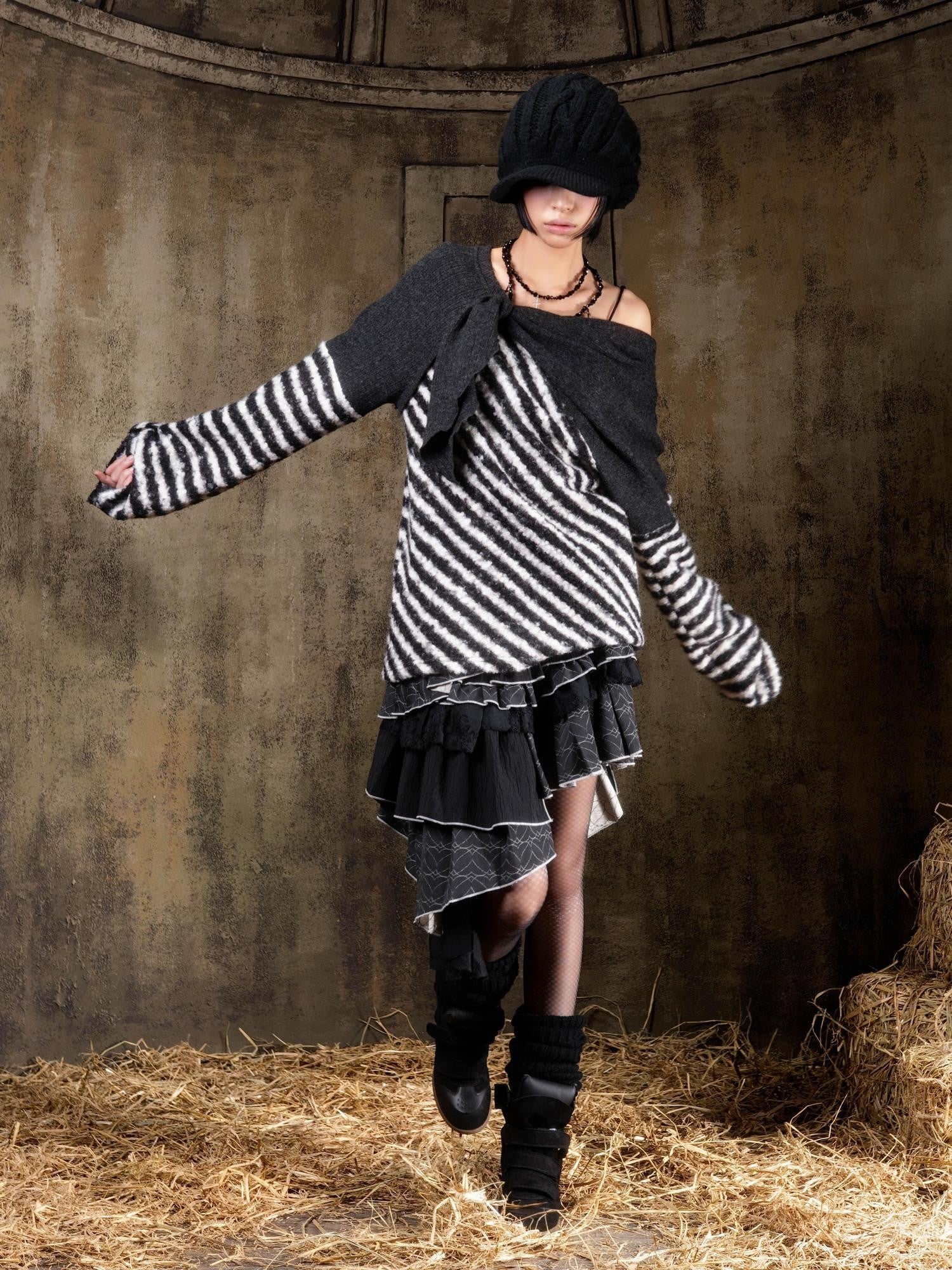 ARIADNAw Contrast Stripe Off Shoulder Punk Women&