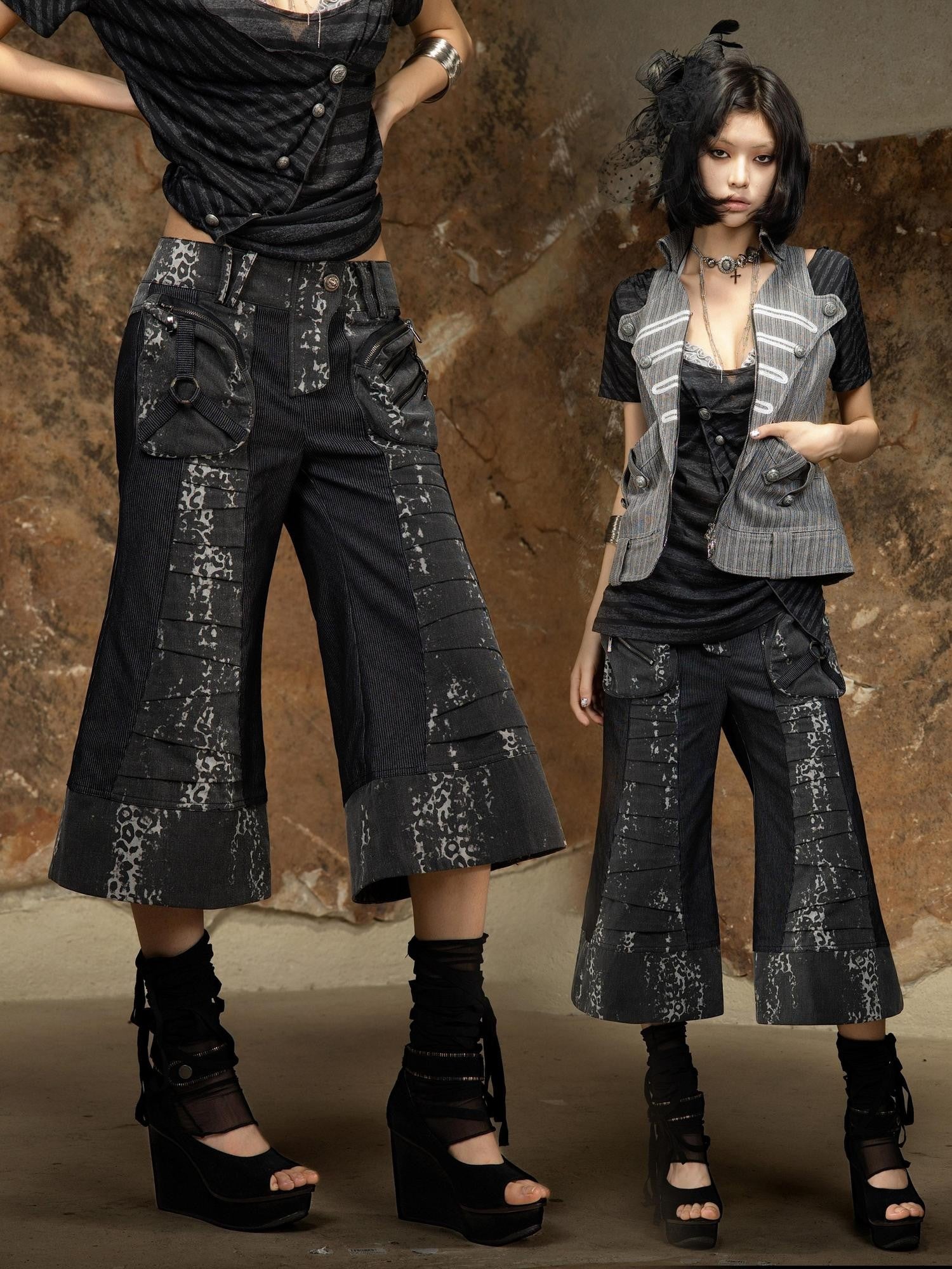 ARIADNAw Dark Punk Printed Pockets Button Low Waist Micro Flare Women&