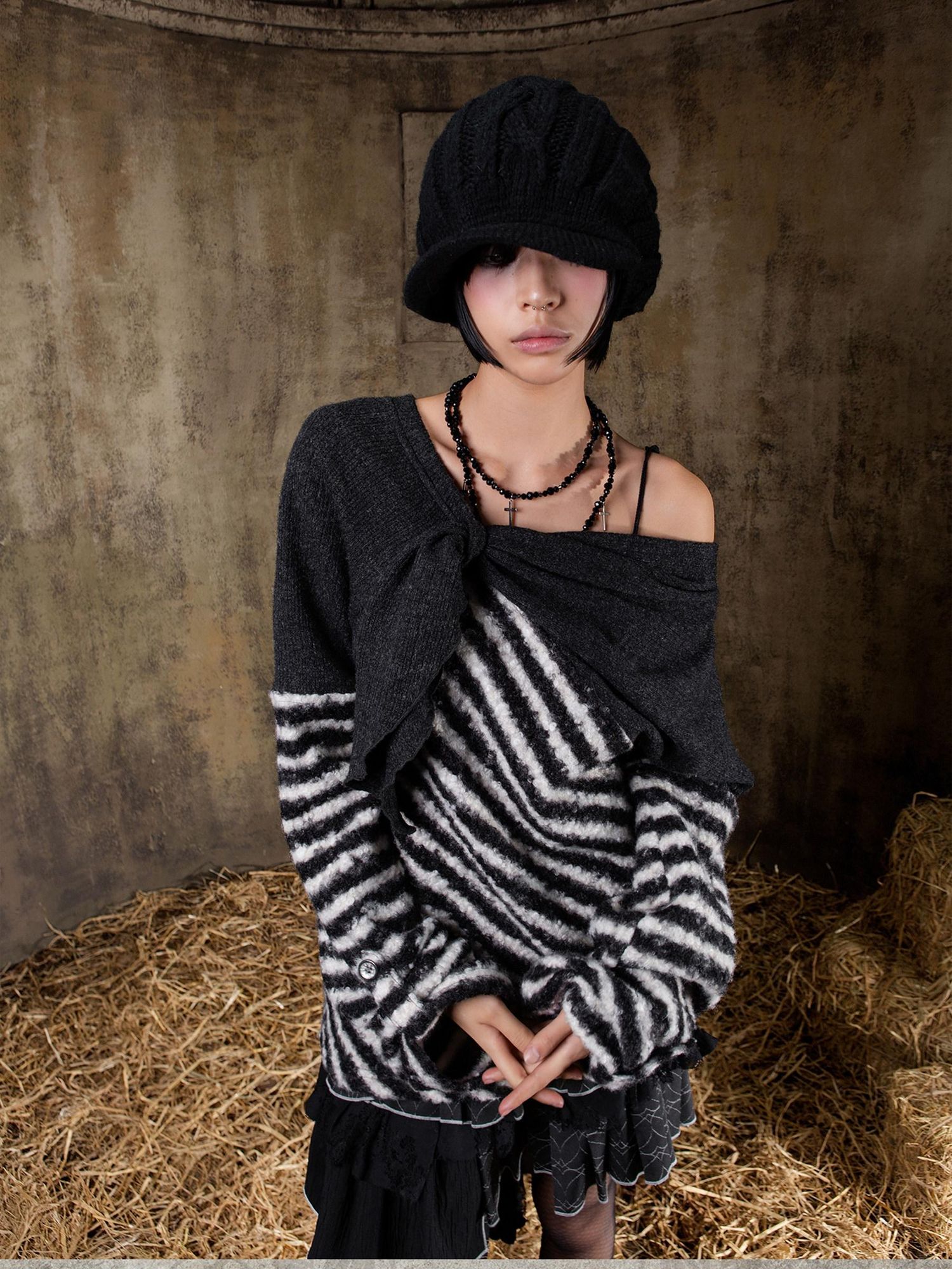 ARIADNAw Soft Loose Fit Punk Contrast Striped Long Sleeve Women Casual Pullover Blouse