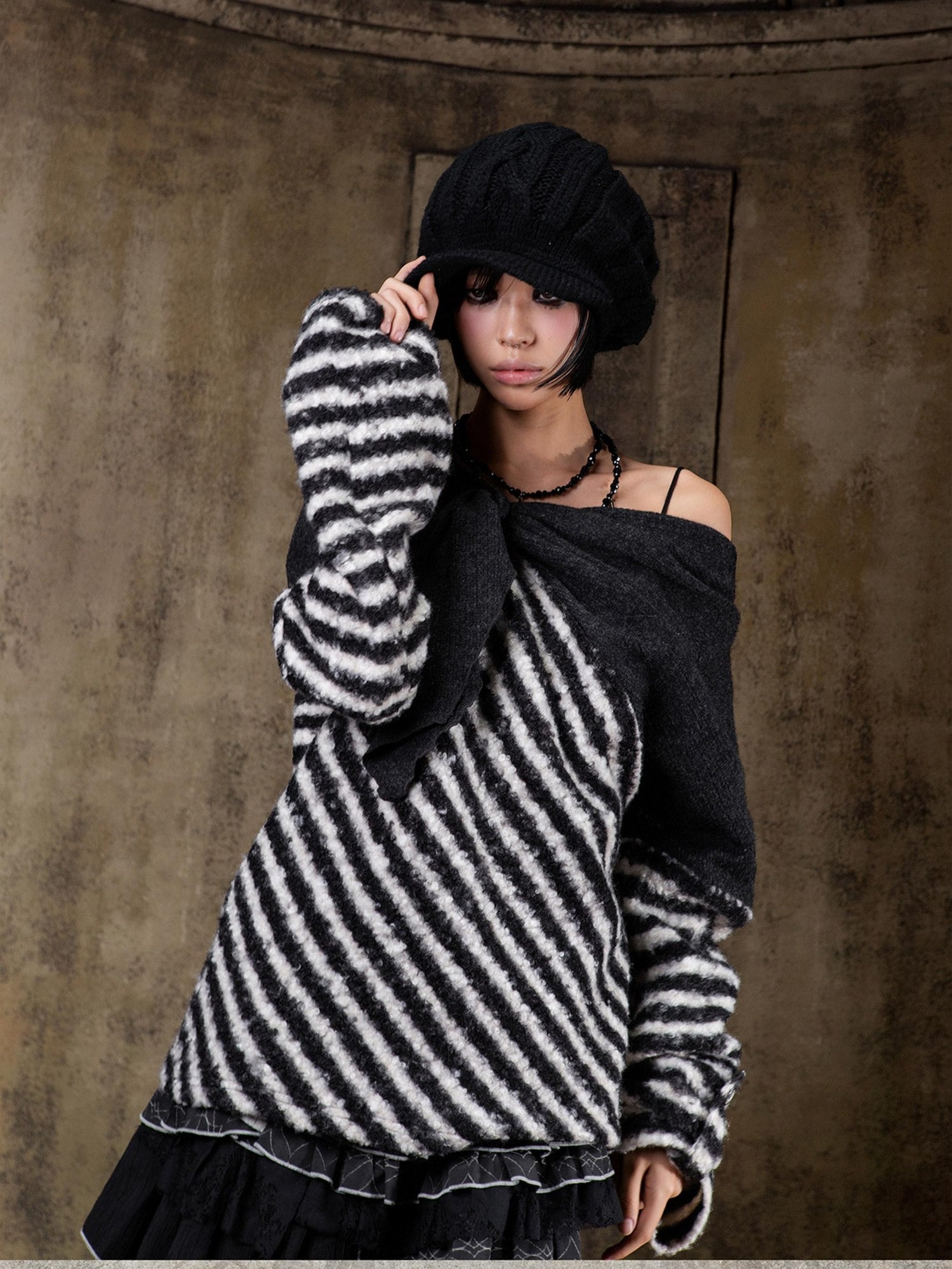 ARIADNAw Soft Loose Fit Punk Contrast Striped Long Sleeve Women Casual Pullover Blouse