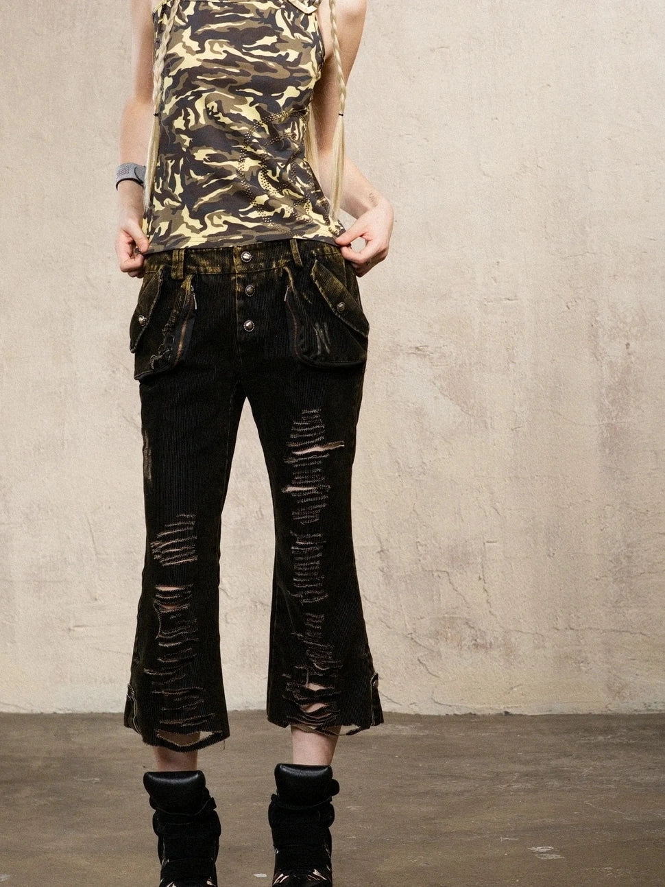 ARIADNAw Vintage Punk Low Rise Distressed Denim Capris Jeans